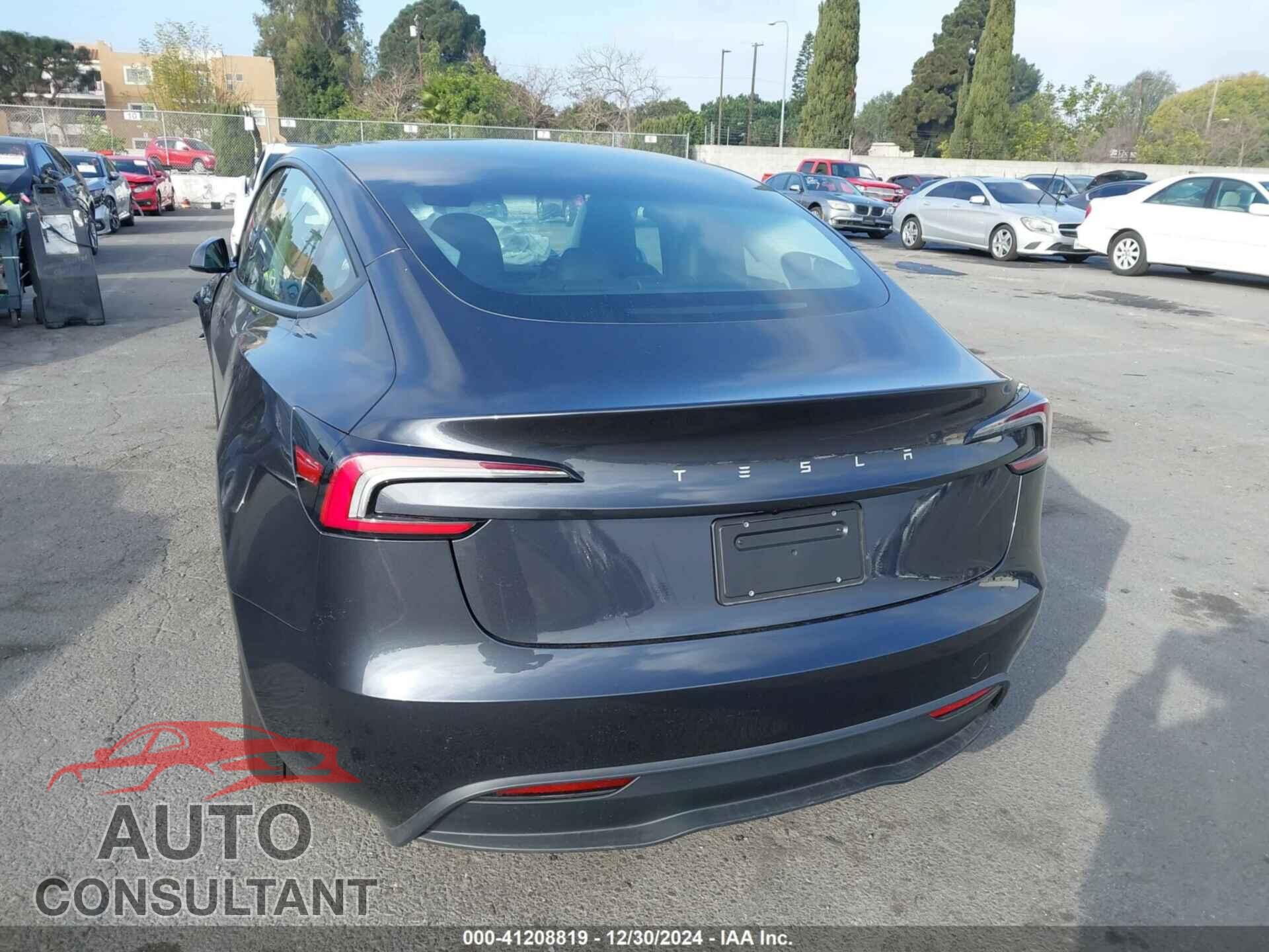 TESLA MODEL 3 2024 - 5YJ3E1EA6RF857492