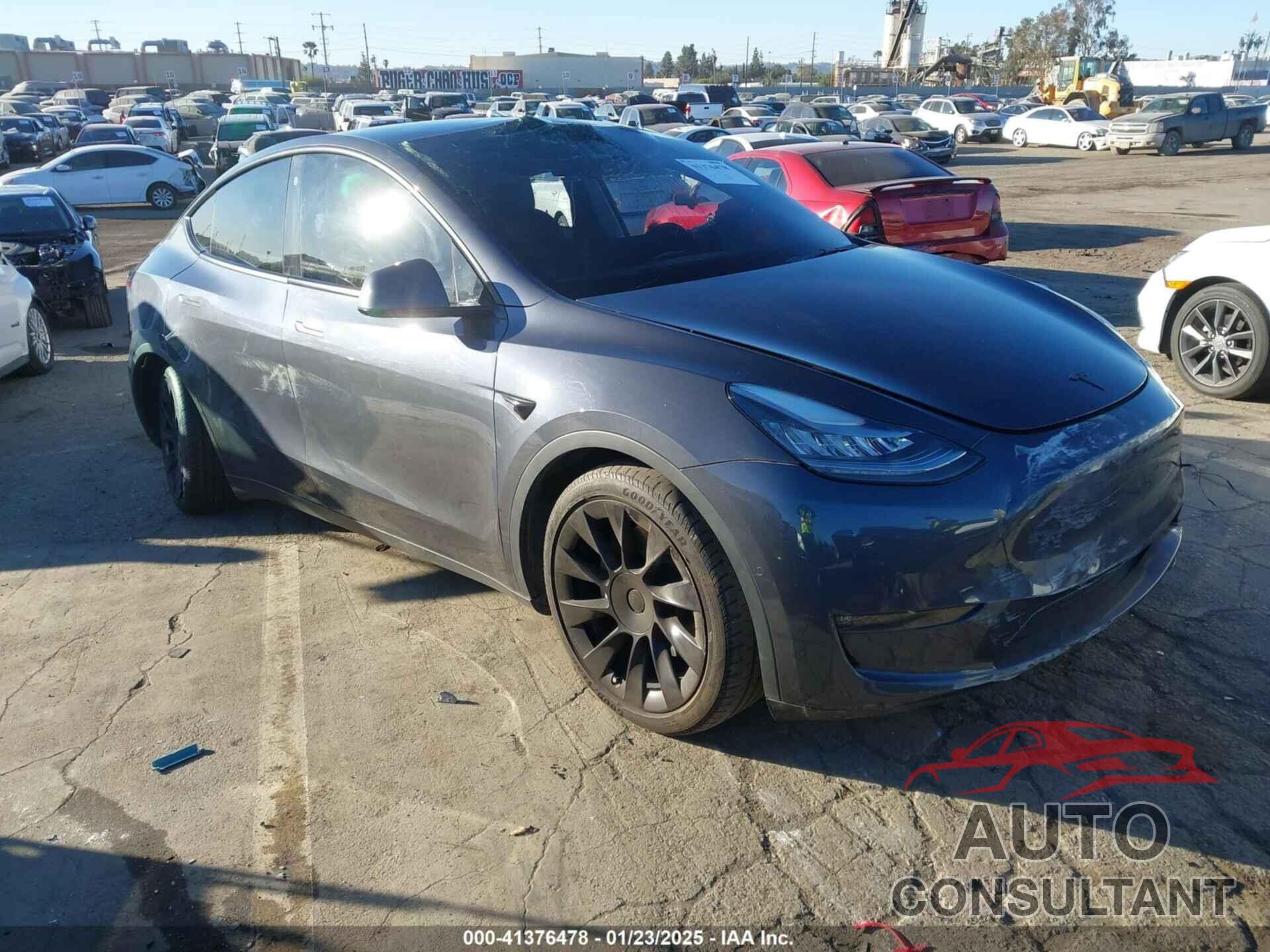 TESLA MODEL Y 2021 - 5YJYGDEEXMF095345