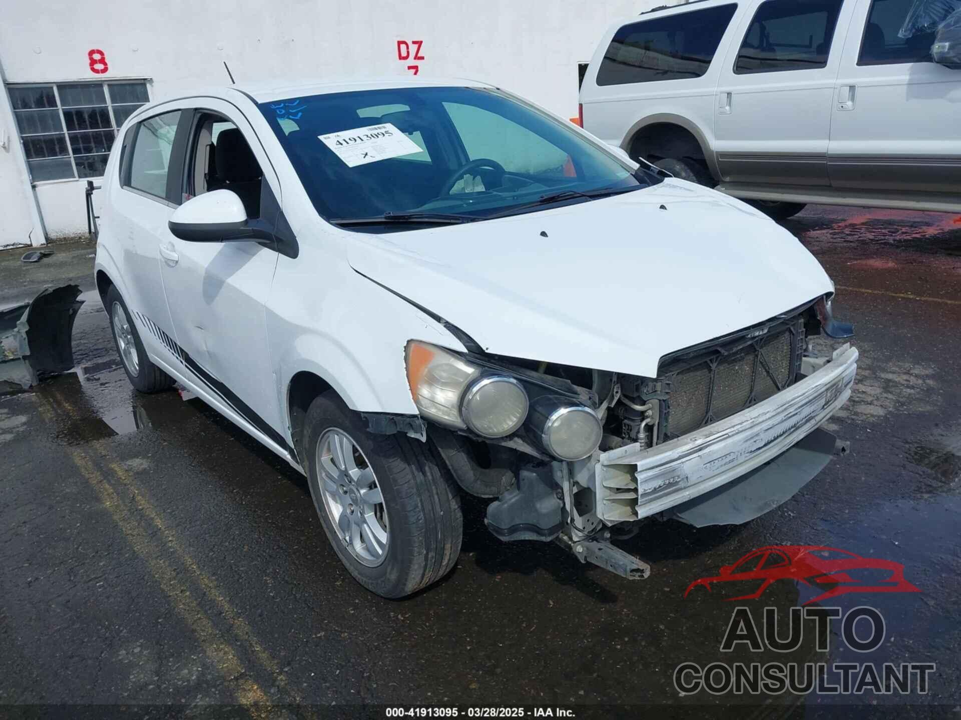 CHEVROLET SONIC 2015 - 1G1JC6SG5F4100467