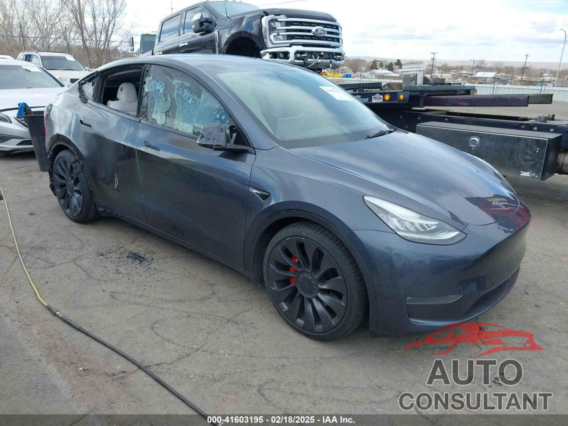 TESLA MODEL Y 2021 - 5YJYGDEF4MF093227