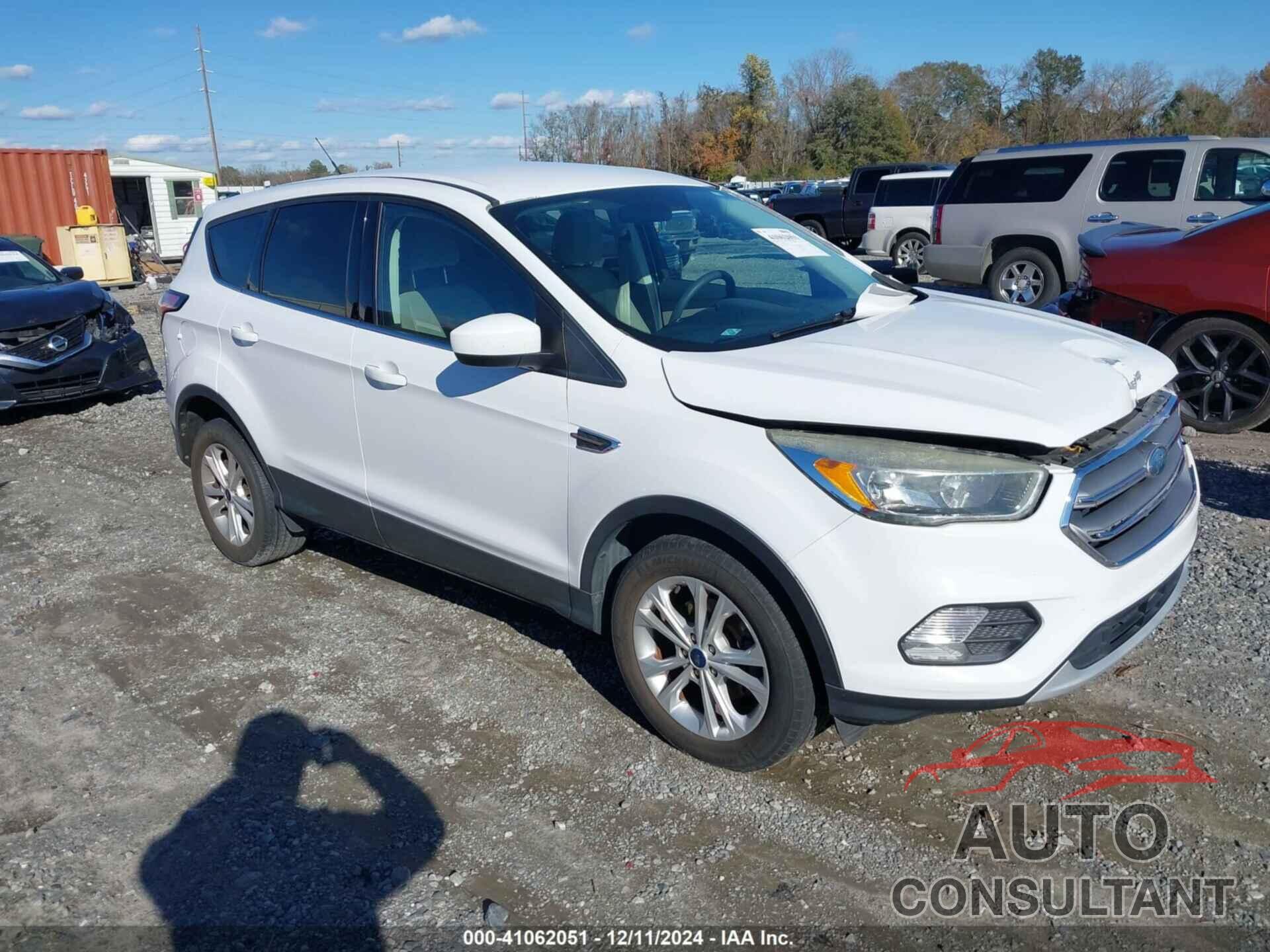 FORD ESCAPE 2017 - 1FMCU0GD3HUD91266