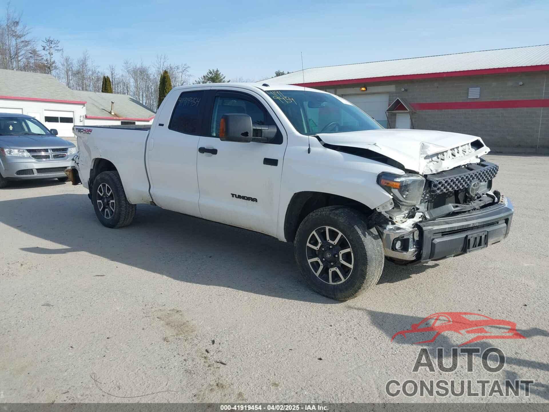TOYOTA TUNDRA 2019 - 5TFUY5F16KX844481