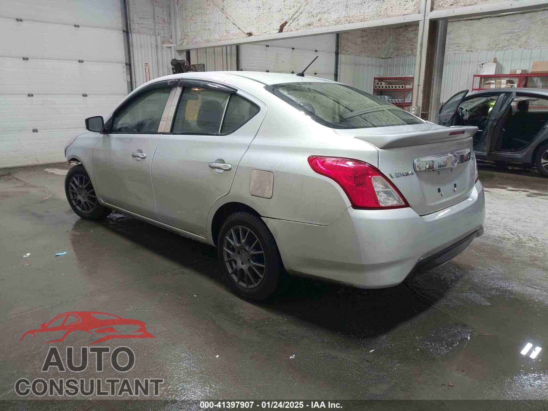 NISSAN VERSA 2019 - 3N1CN7AP3KL856498