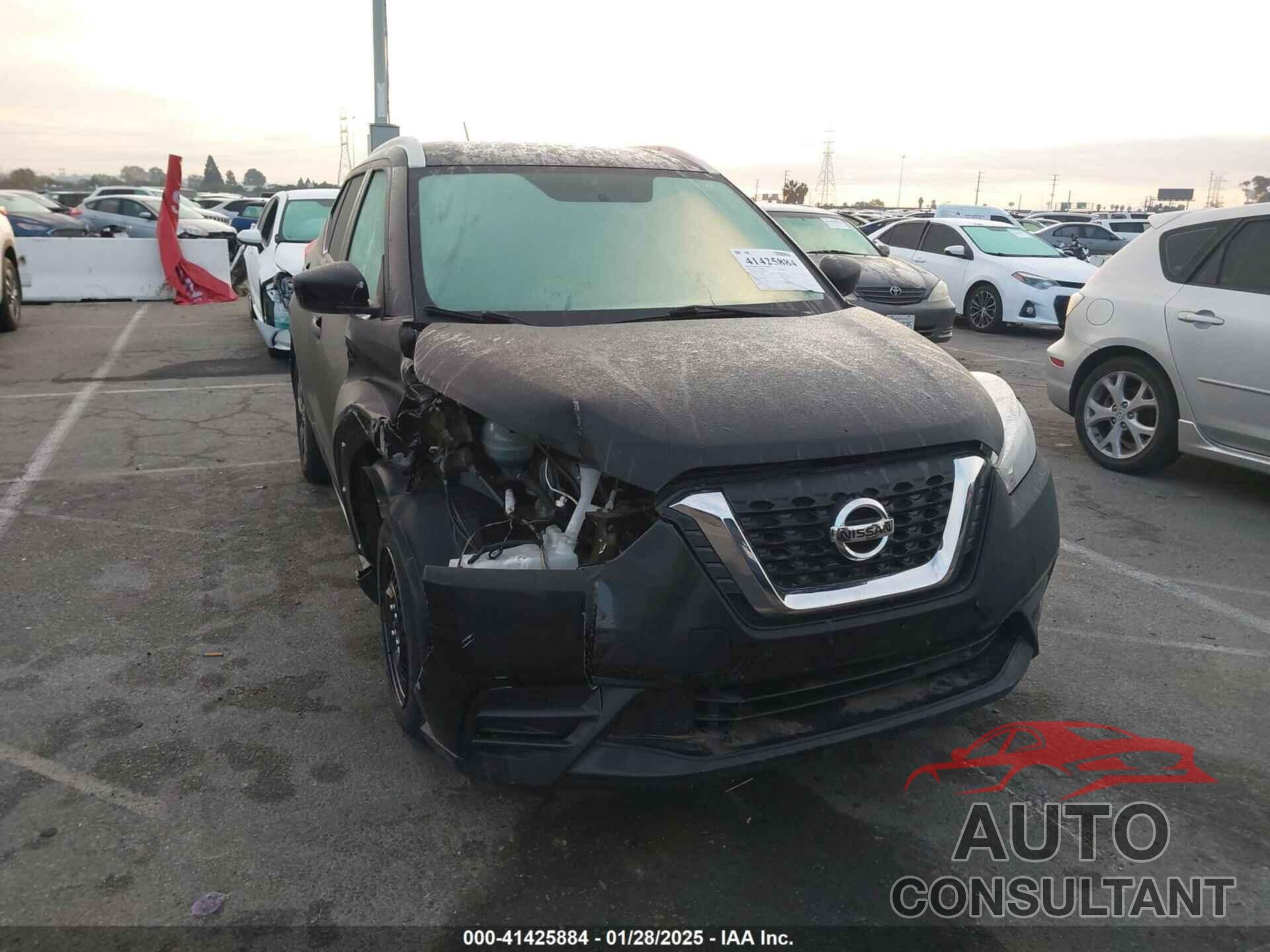 NISSAN KICKS 2018 - 3N1CP5CU5JL537040