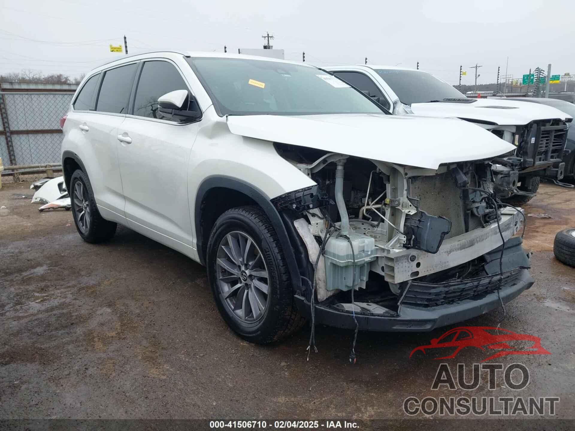 TOYOTA HIGHLANDER 2018 - 5TDKZRFH5JS532195