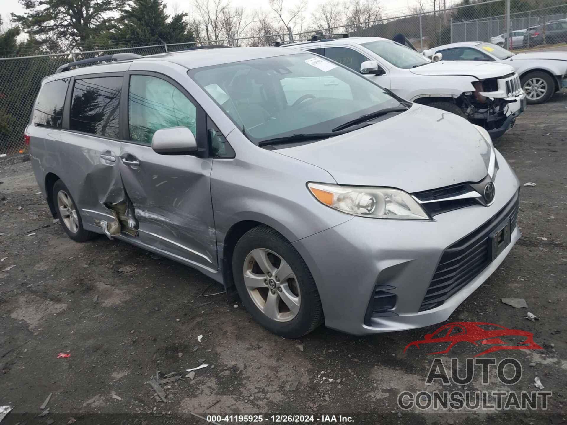 TOYOTA SIENNA 2018 - 5TDKZ3DC9JS928344