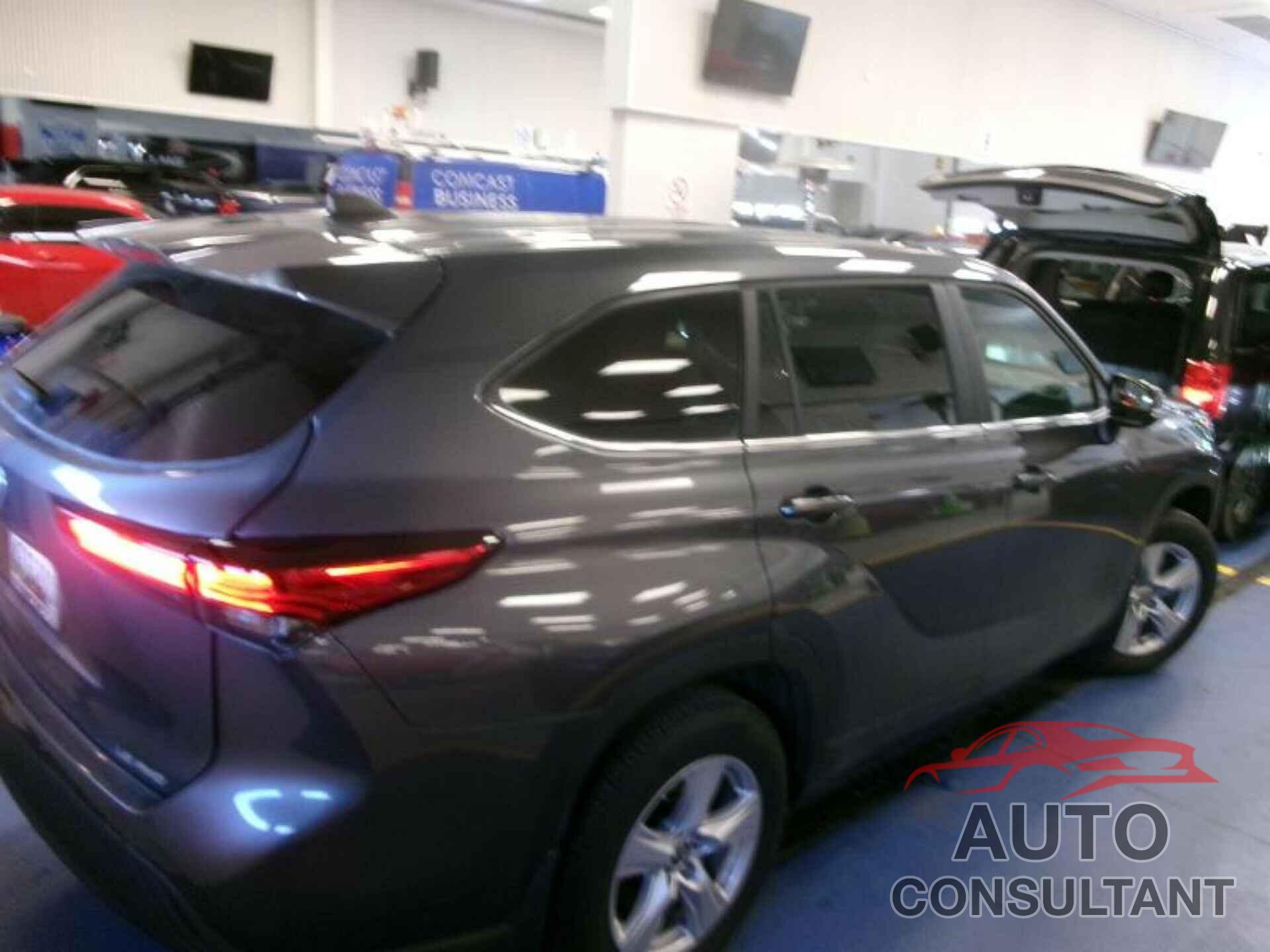 TOYOTA HIGHLANDER 2023 - 5TDKDRBHXPS021983