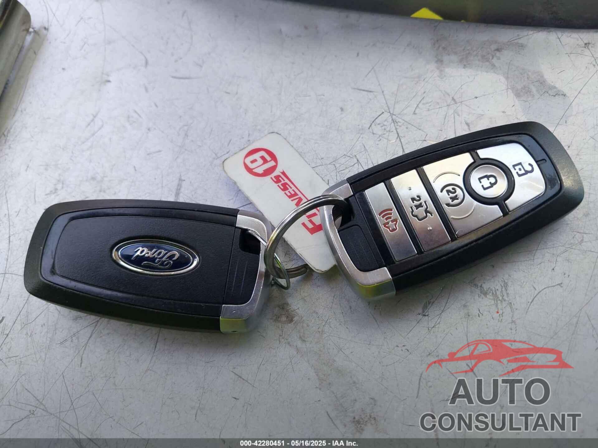 FORD FUSION ENERGI 2018 - 3FA6P0PU9JR187261