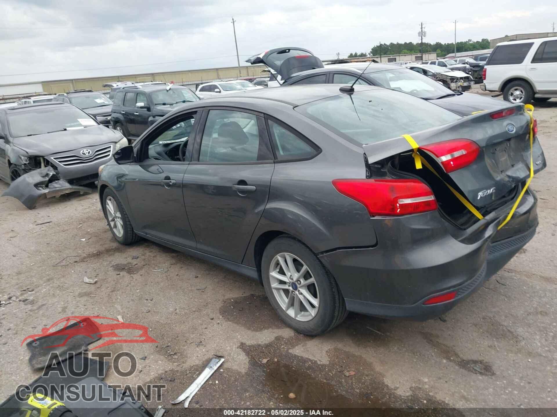 FORD FOCUS 2017 - 1FADP3F23HL325751