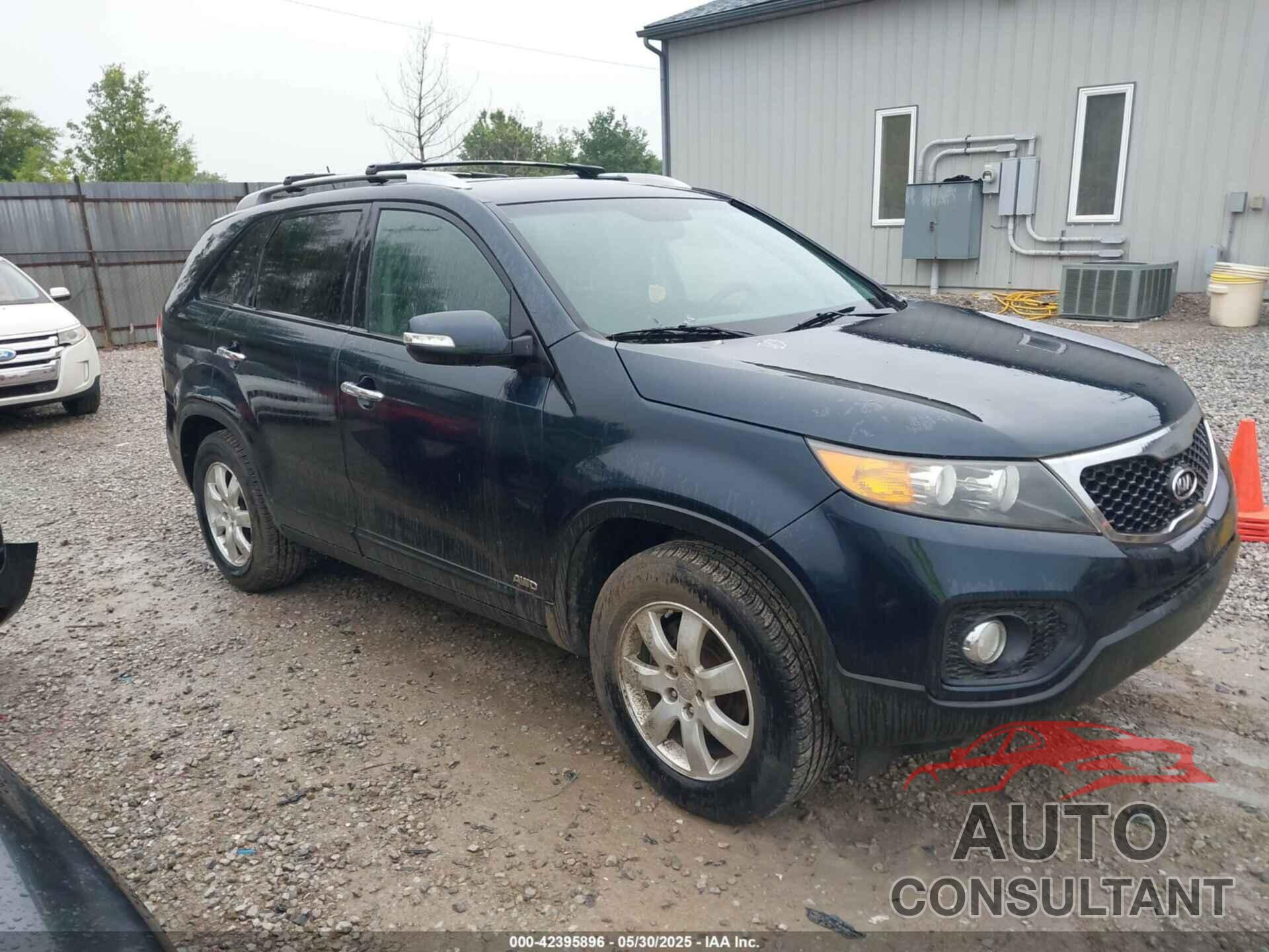 KIA SORENTO 2013 - 5XYKTDA22DG334215