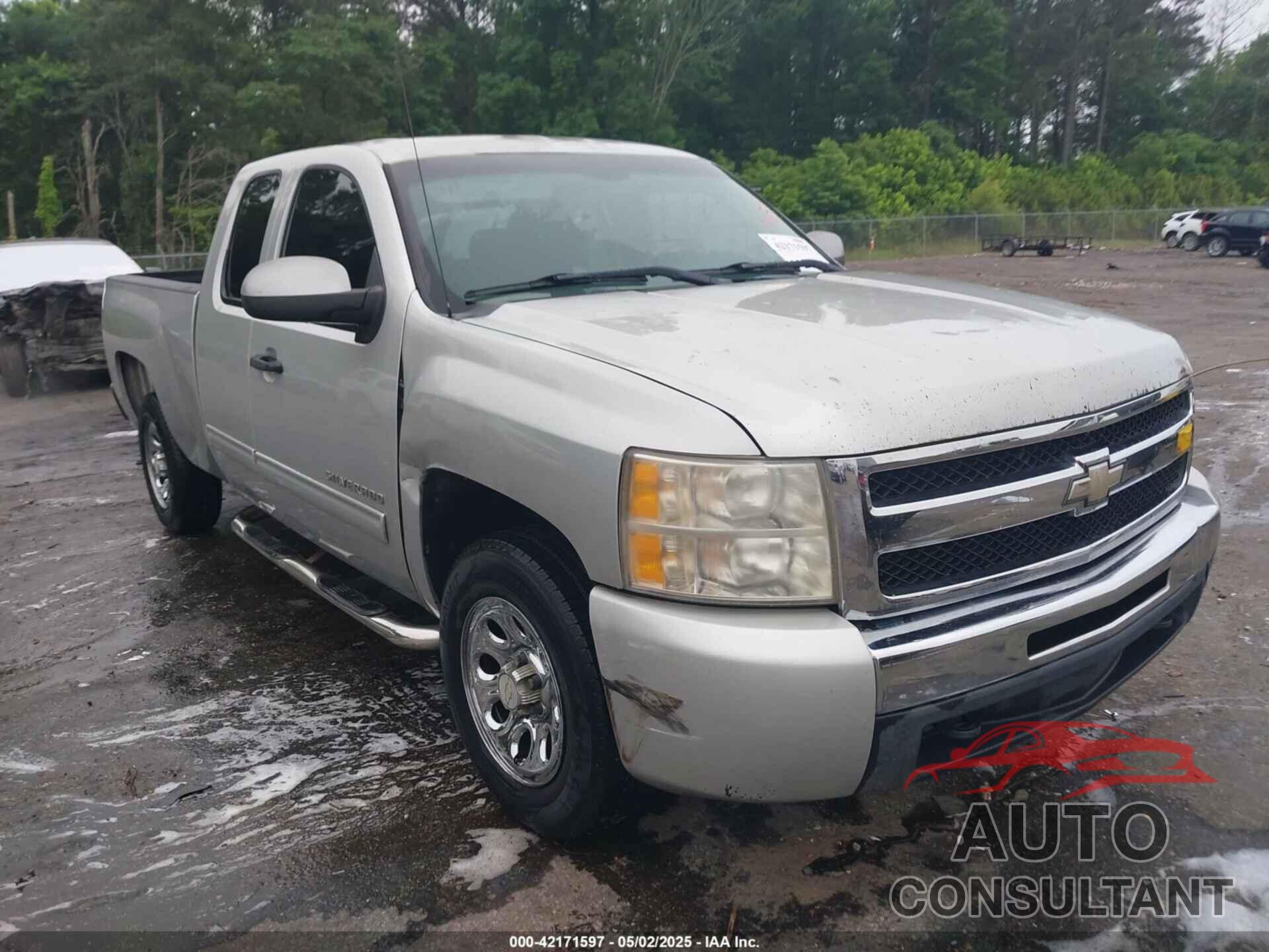 CHEVROLET SILVERADO 1500 2011 - 1GCRCSE04BZ300397