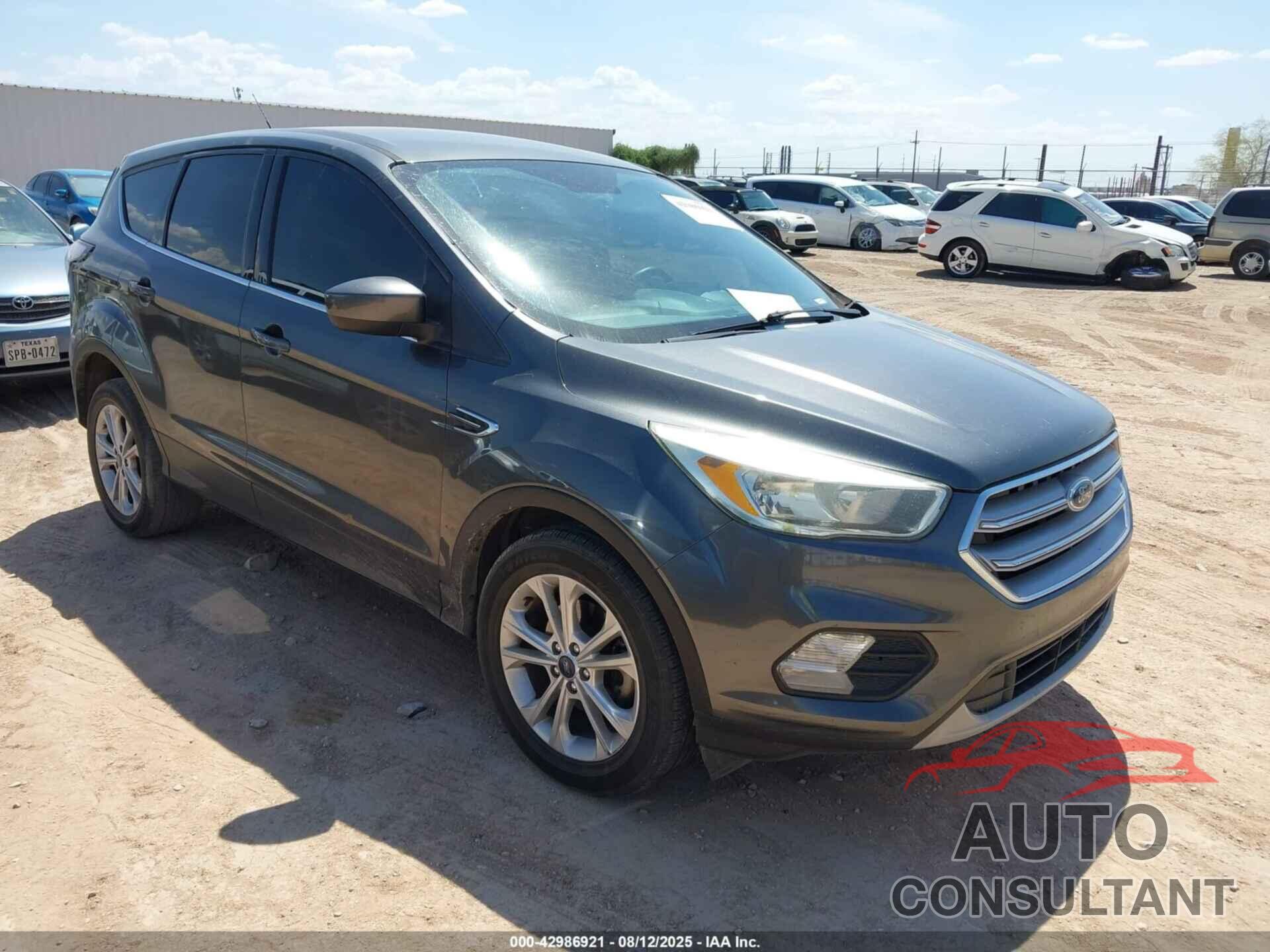 FORD ESCAPE 2017 - 1FMCU0GD9HUD45179