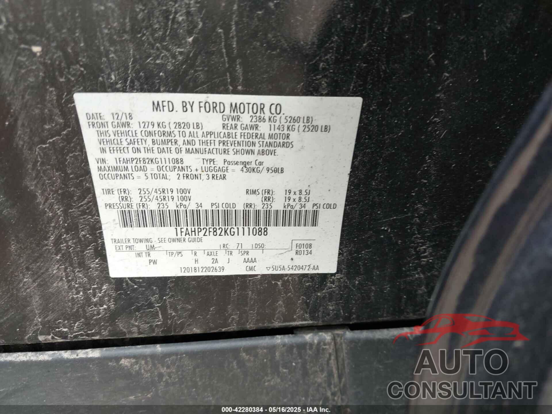 FORD TAURUS 2019 - 1FAHP2F82KG111088