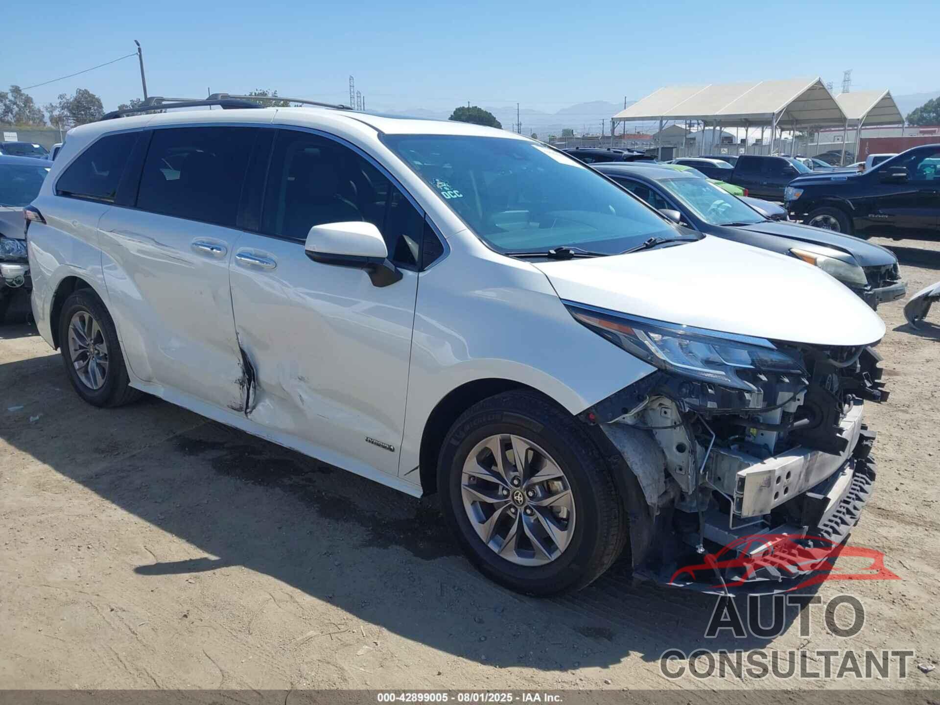TOYOTA SIENNA 2021 - 5TDYRKEC3MS045055