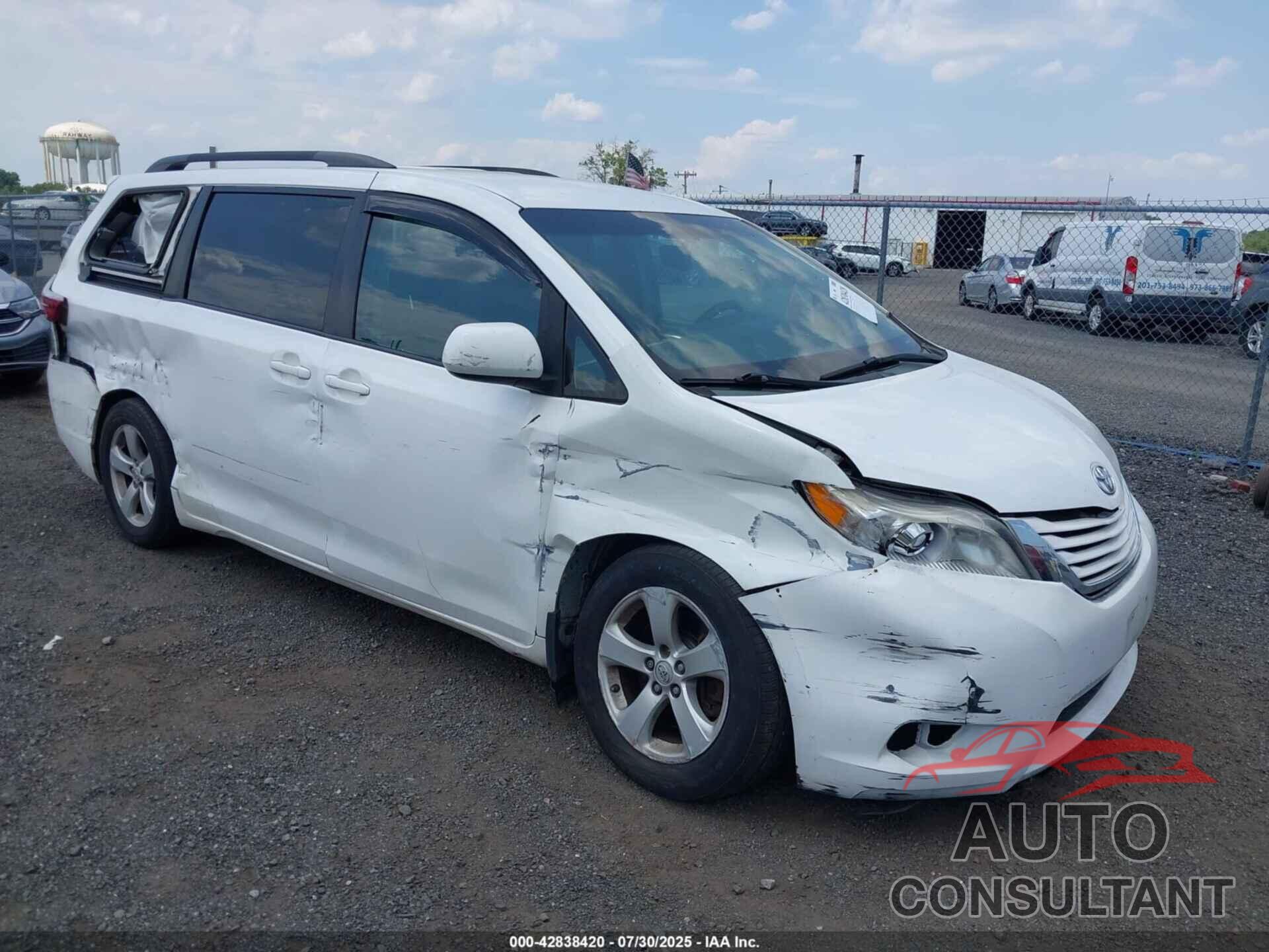 TOYOTA SIENNA 2015 - 5TDKK3DC4FS554110