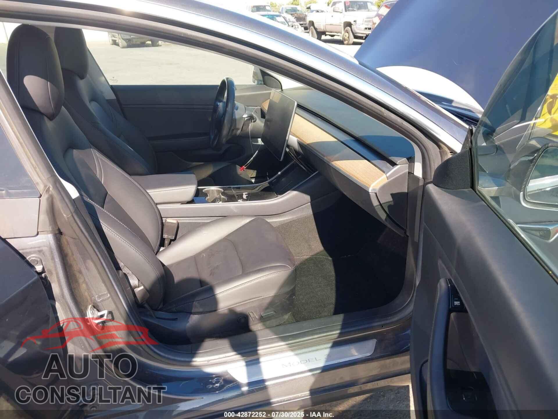 TESLA MODEL 3 2018 - 5YJ3E1EA8JF024006