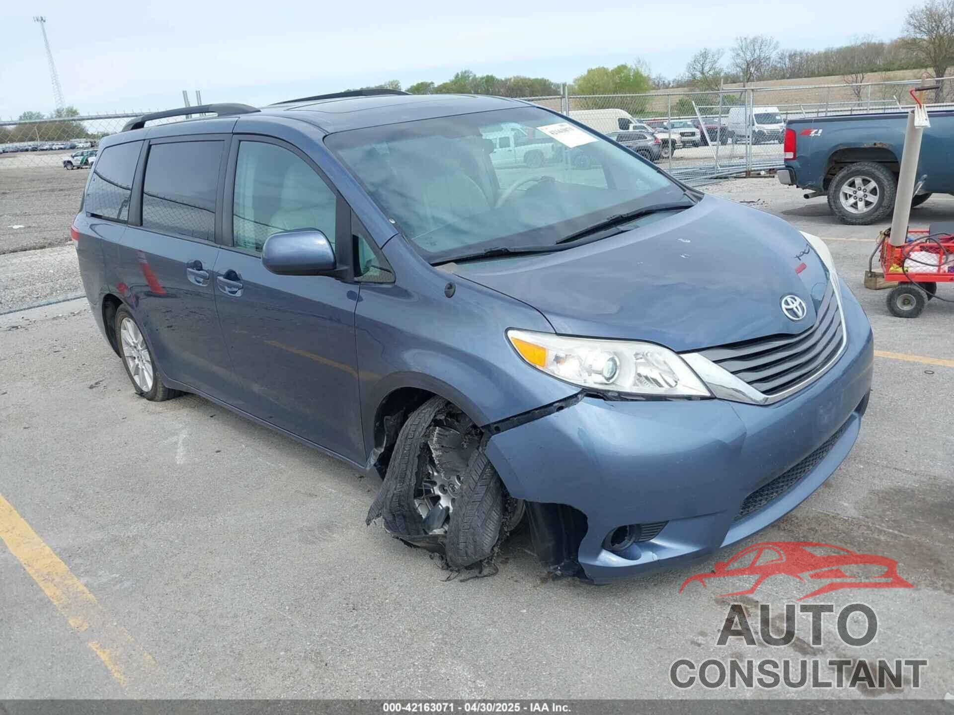 TOYOTA SIENNA 2014 - 5TDDK3DC5ES077601