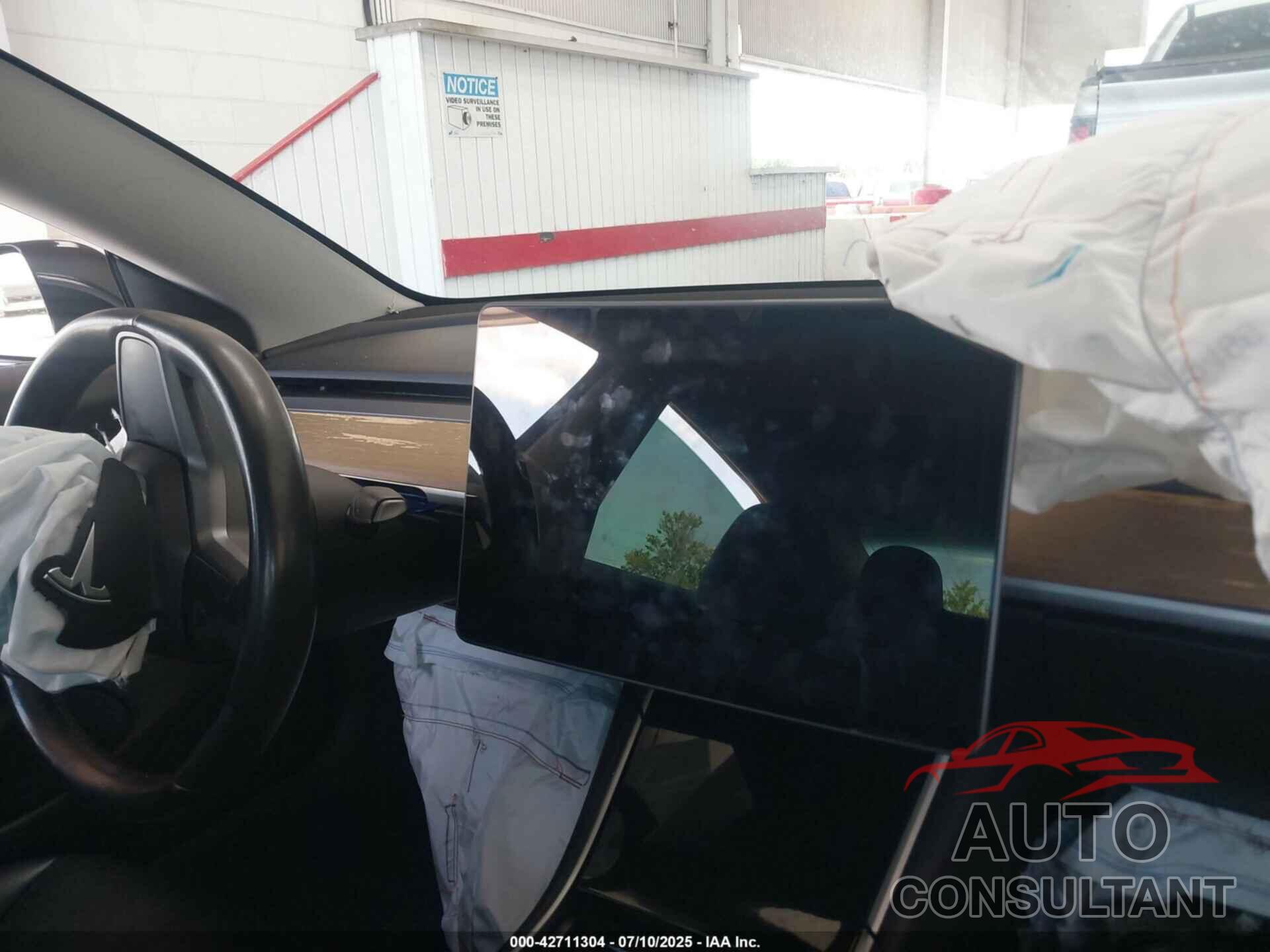 TESLA MODEL 3 2019 - 5YJ3E1EB3KF451765