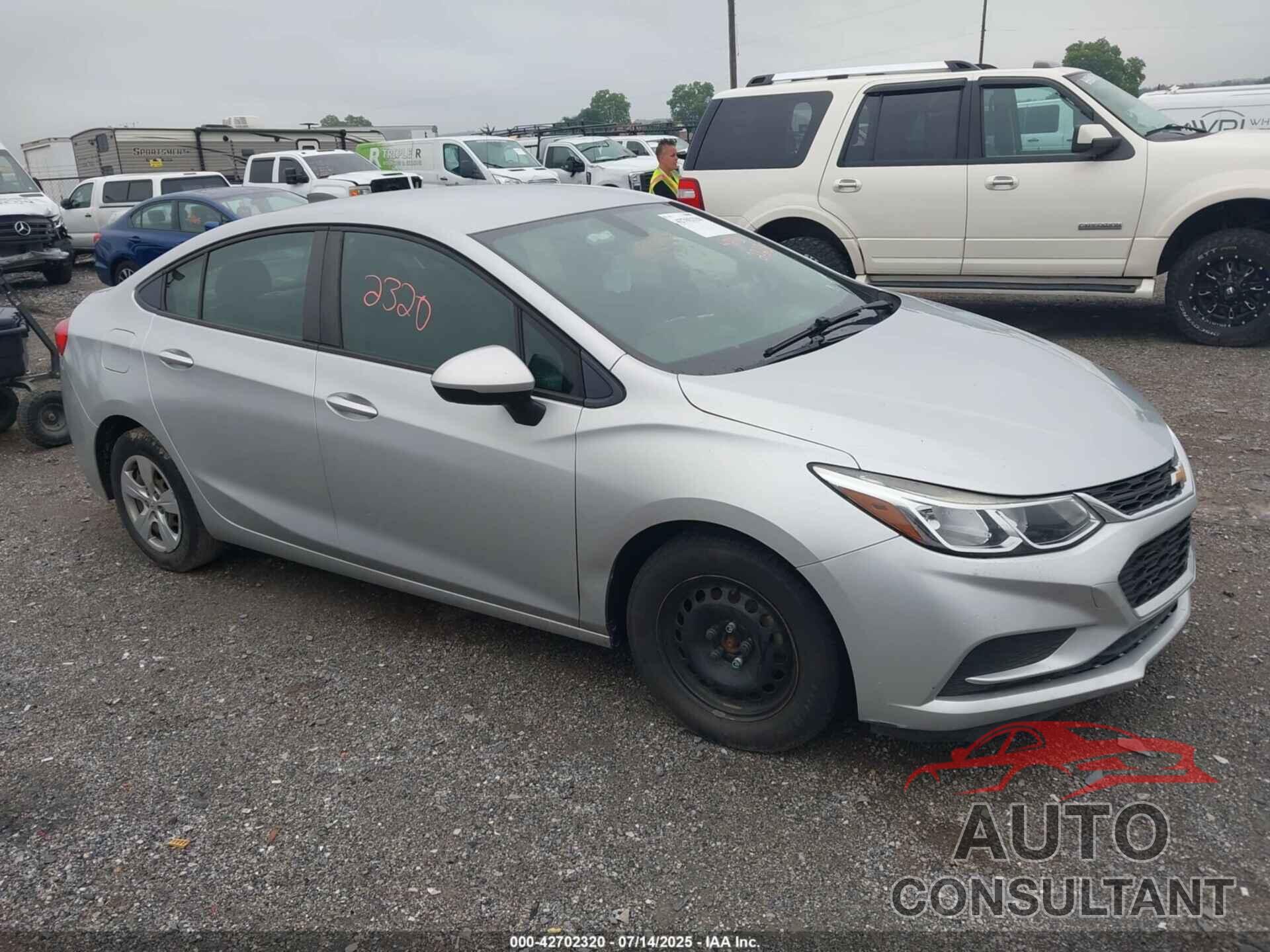 CHEVROLET CRUZE 2018 - 1G1BC5SM7J7209492