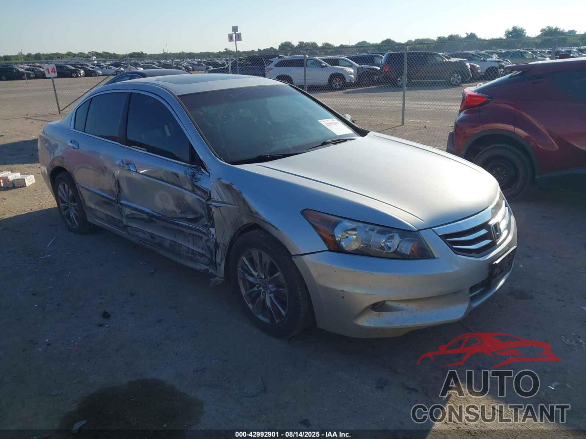 HONDA ACCORD 2012 - 1HGCP3F88CA016700