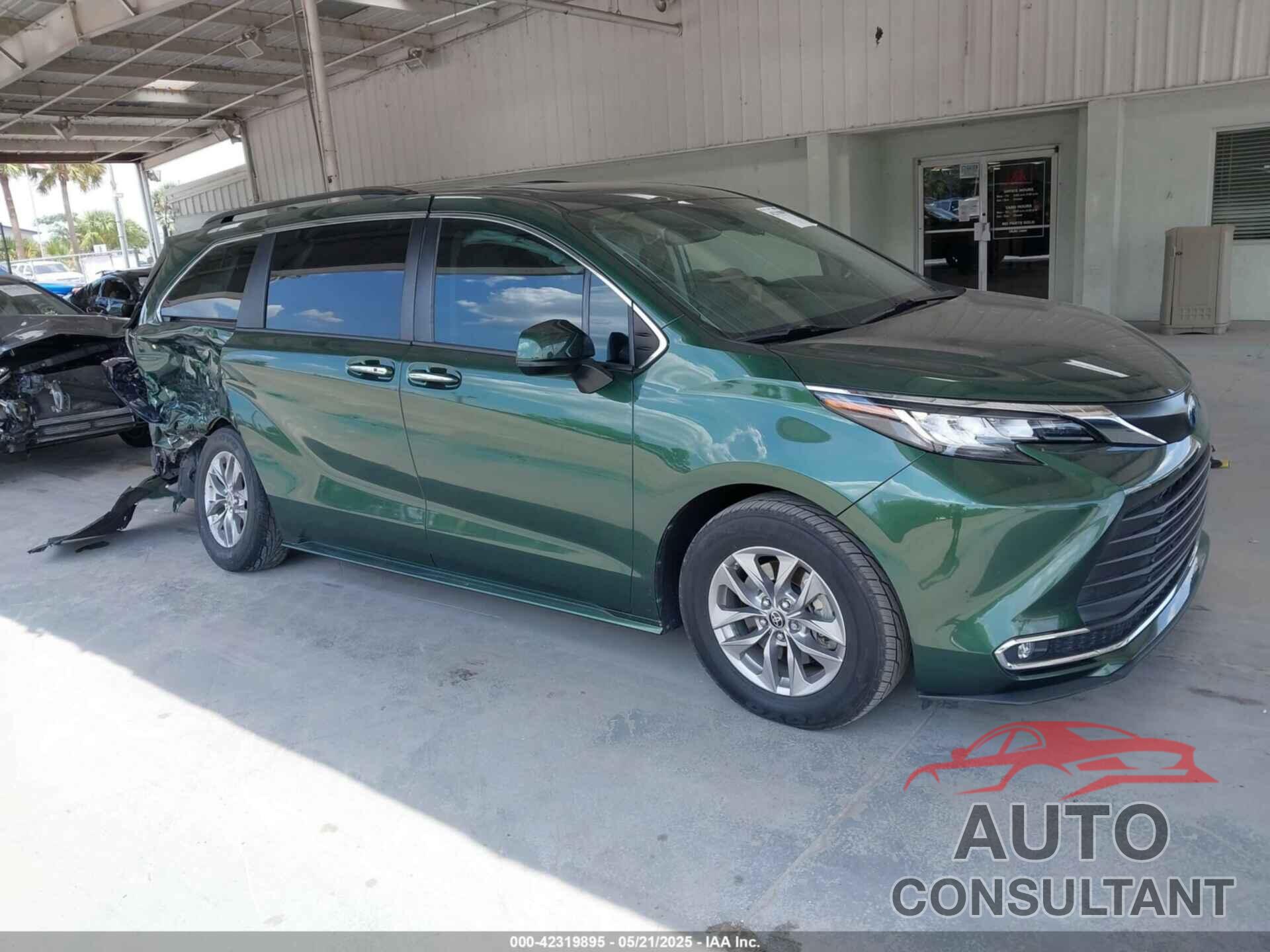 TOYOTA SIENNA 2022 - 5TDYRKEC9NS102196