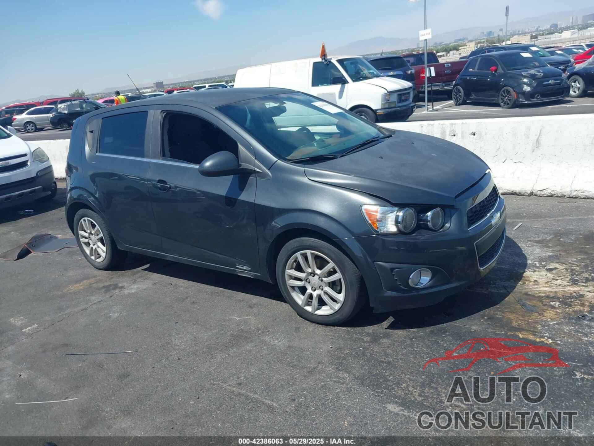 CHEVROLET SONIC 2014 - 1G1JC6SH9E4126352