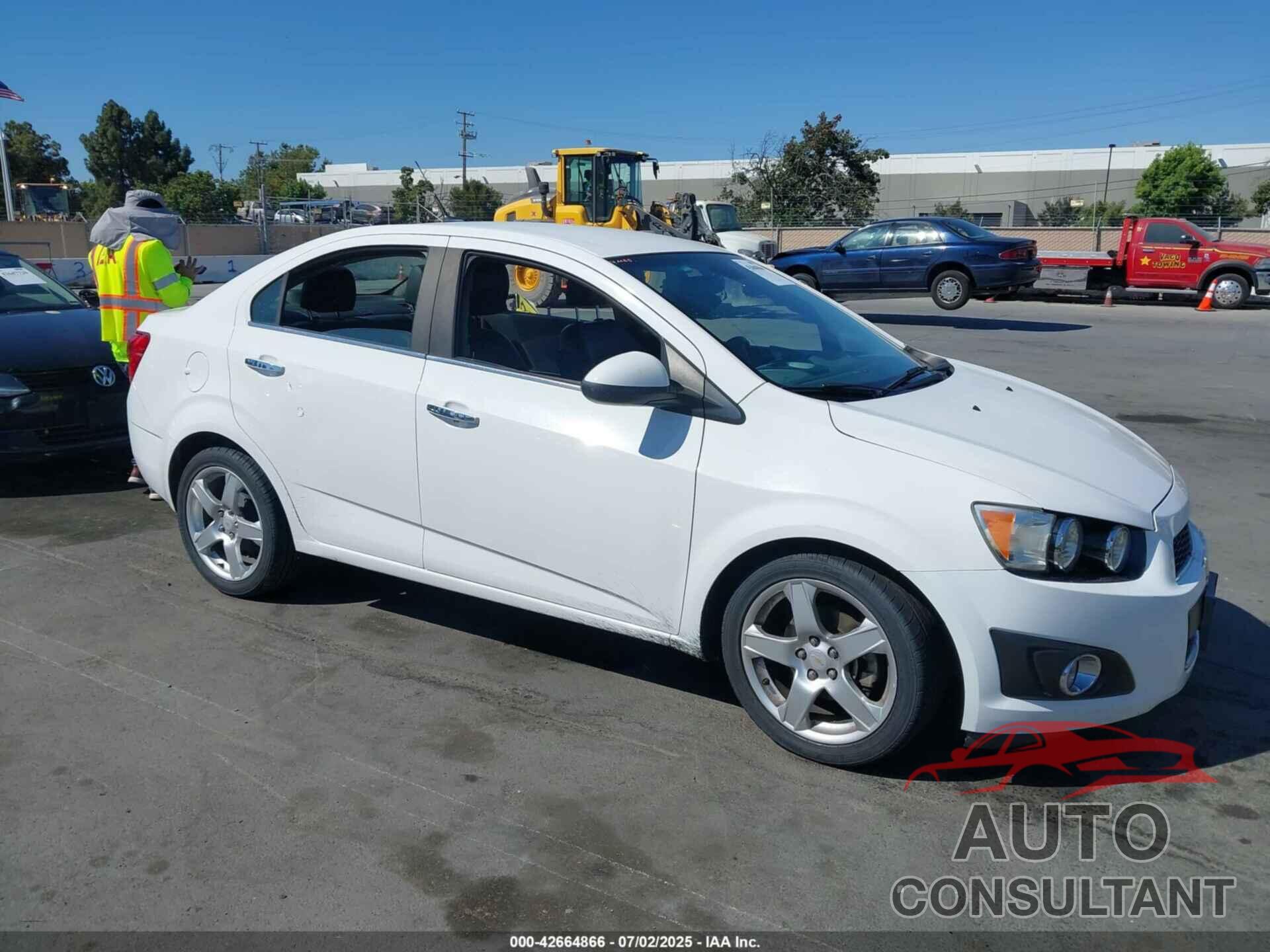 CHEVROLET SONIC 2012 - 1G1JE5SH8C4154953