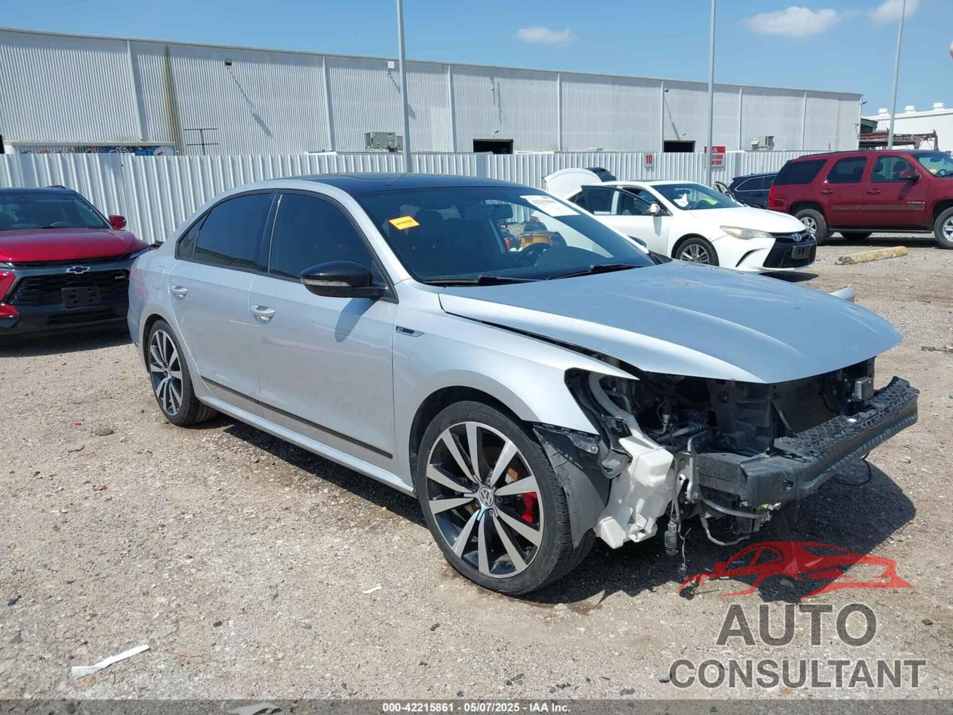 VOLKSWAGEN PASSAT 2018 - 1VWJM7A39JC051746