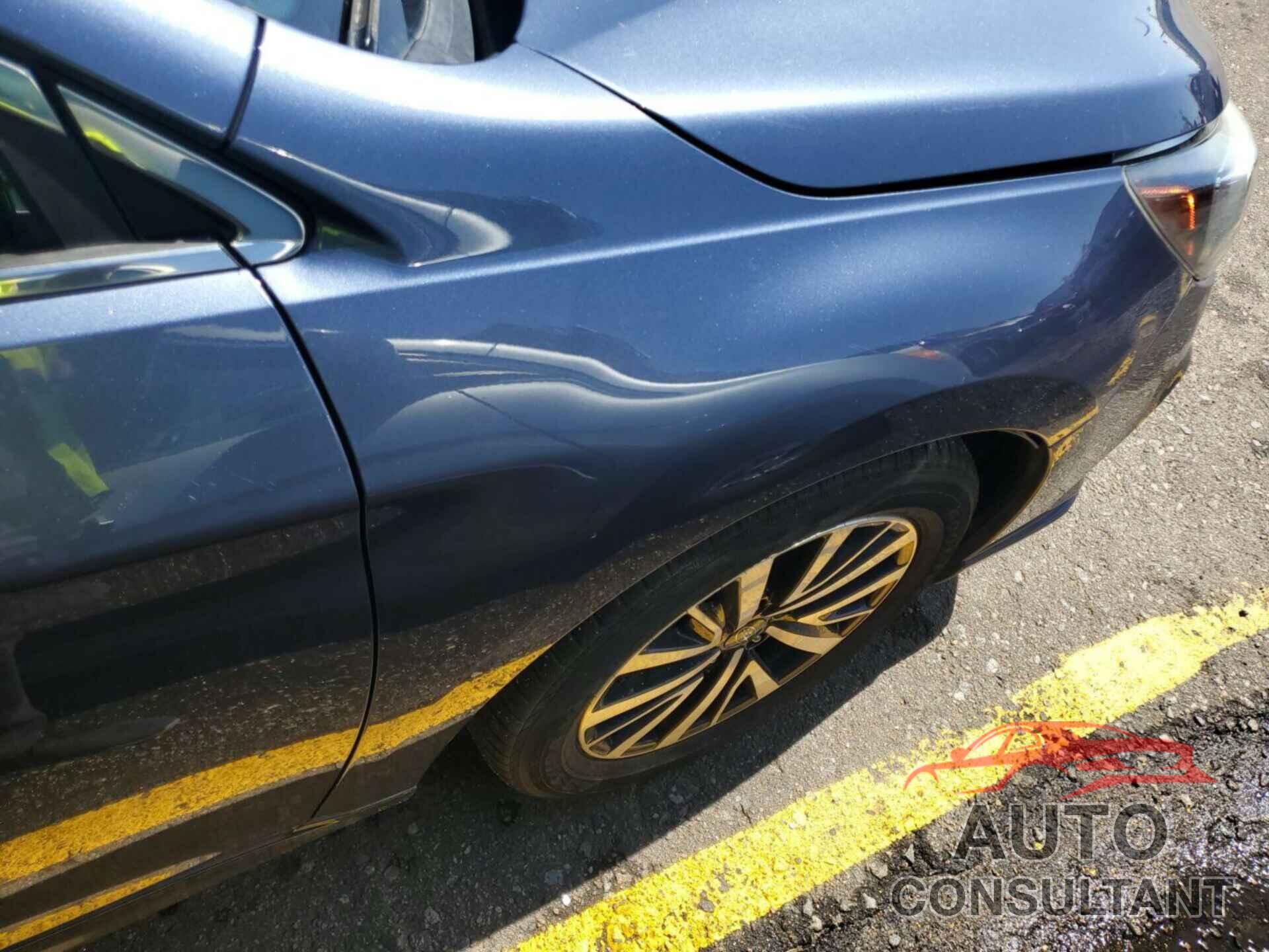 SUBARU LEGACY 2018 - 4S3BNAF6XJ3019389