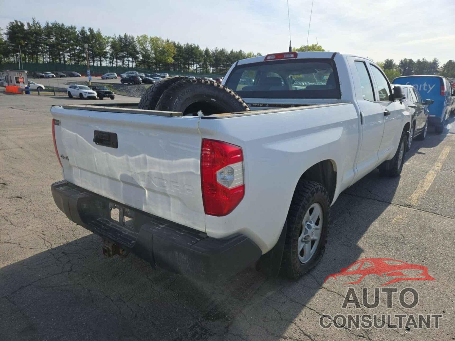 TOYOTA TUNDRA 2018 - 5TFUM5F19JX078238