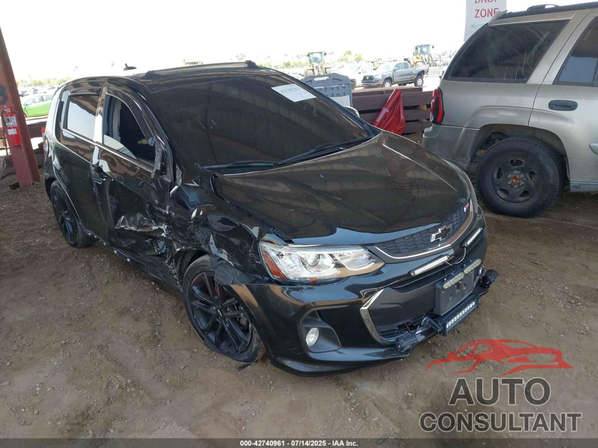CHEVROLET SONIC 2018 - 1G1JF6SB1J4127282