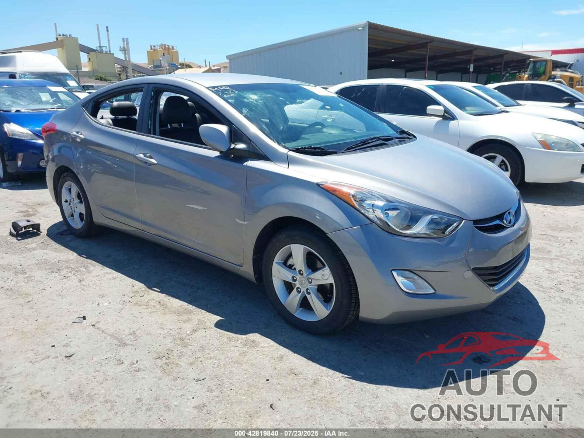 HYUNDAI ELANTRA 2012 - KMHDH4AE9CU356144