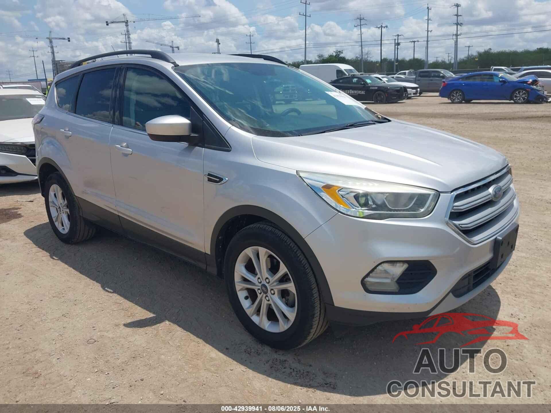 FORD ESCAPE 2017 - 1FMCU0GD2HUA84252