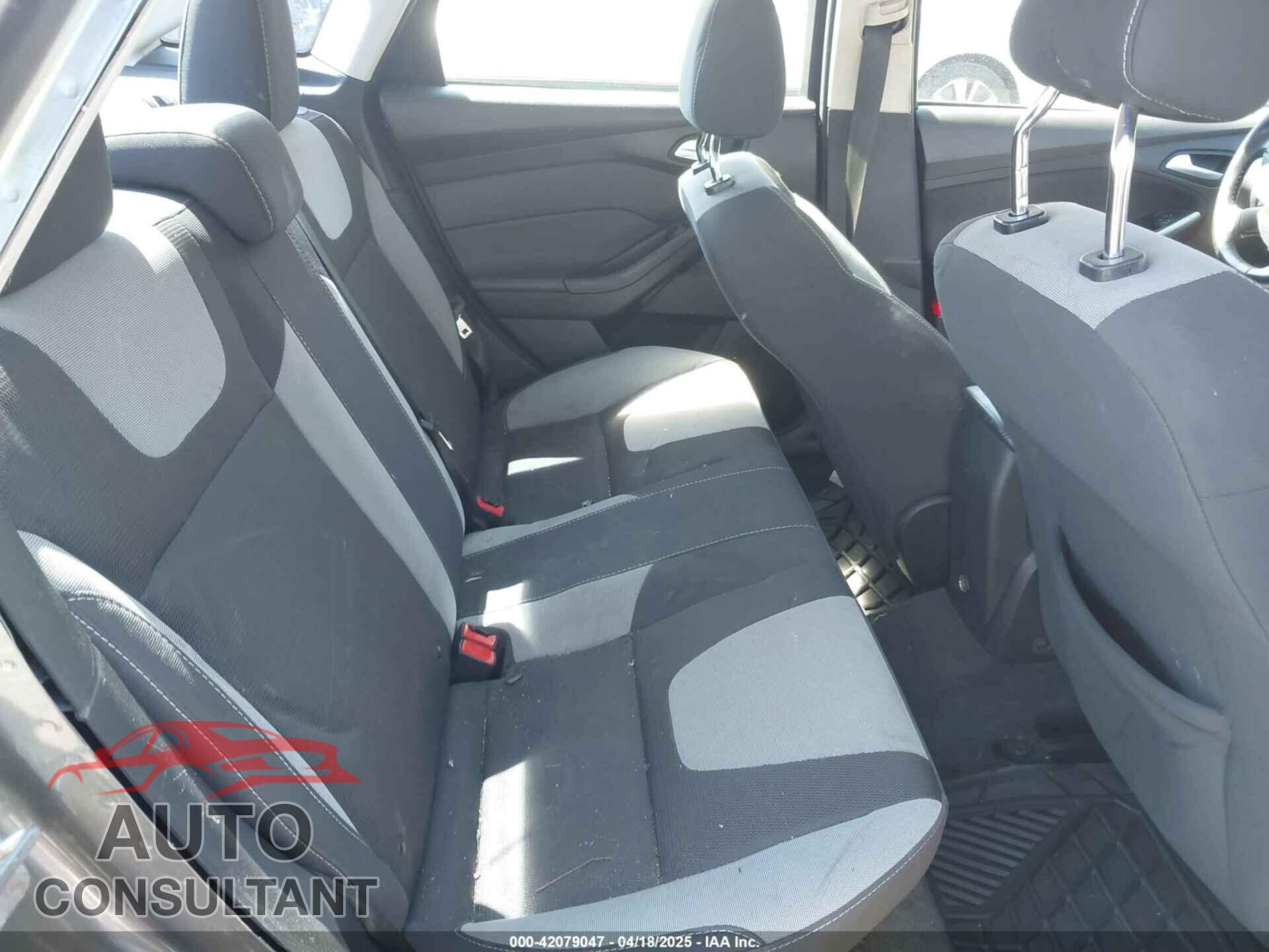 FORD FOCUS 2012 - 1FAHP3F25CL335319