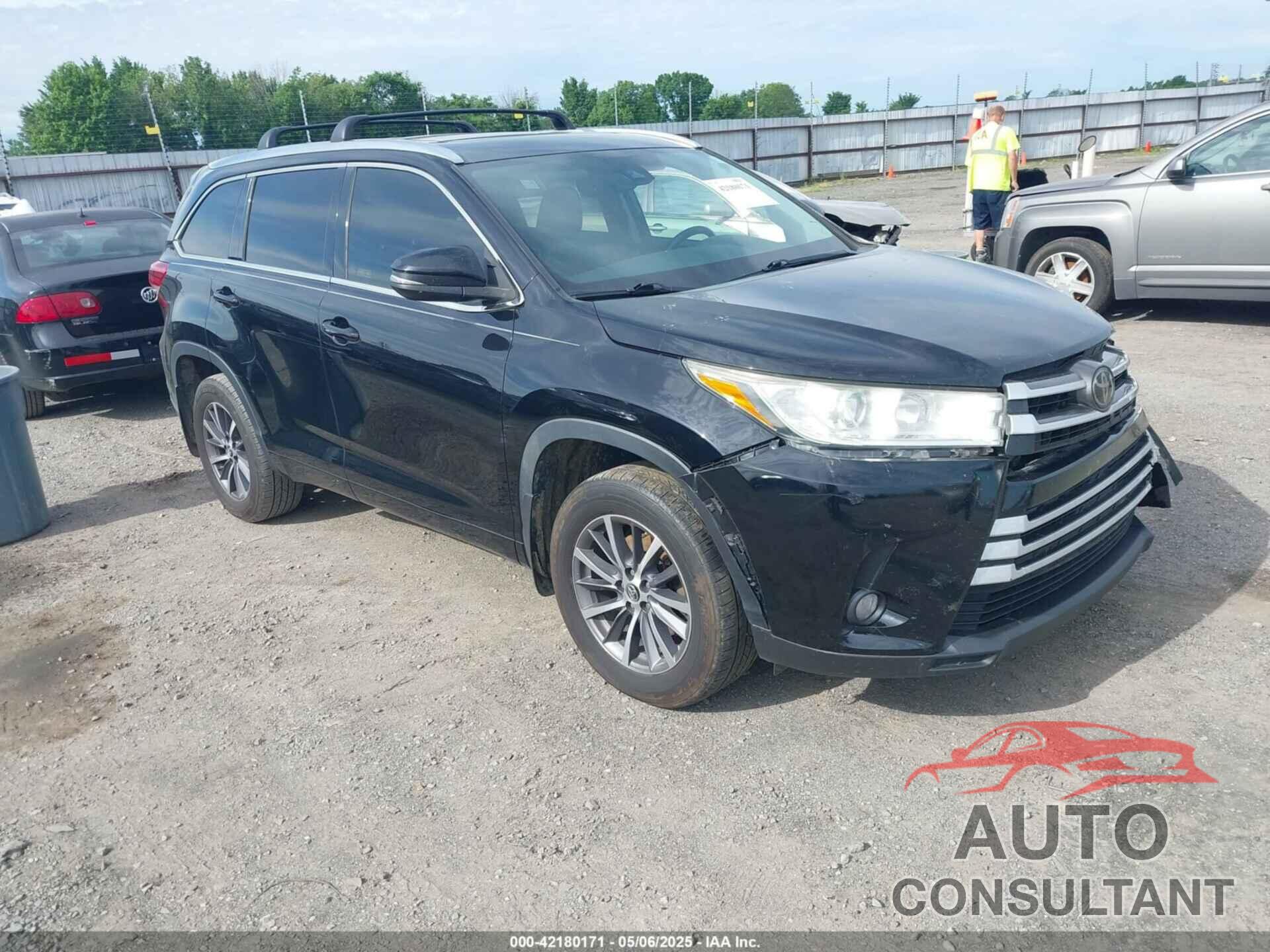 TOYOTA HIGHLANDER 2018 - 5TDKZRFH6JS539852