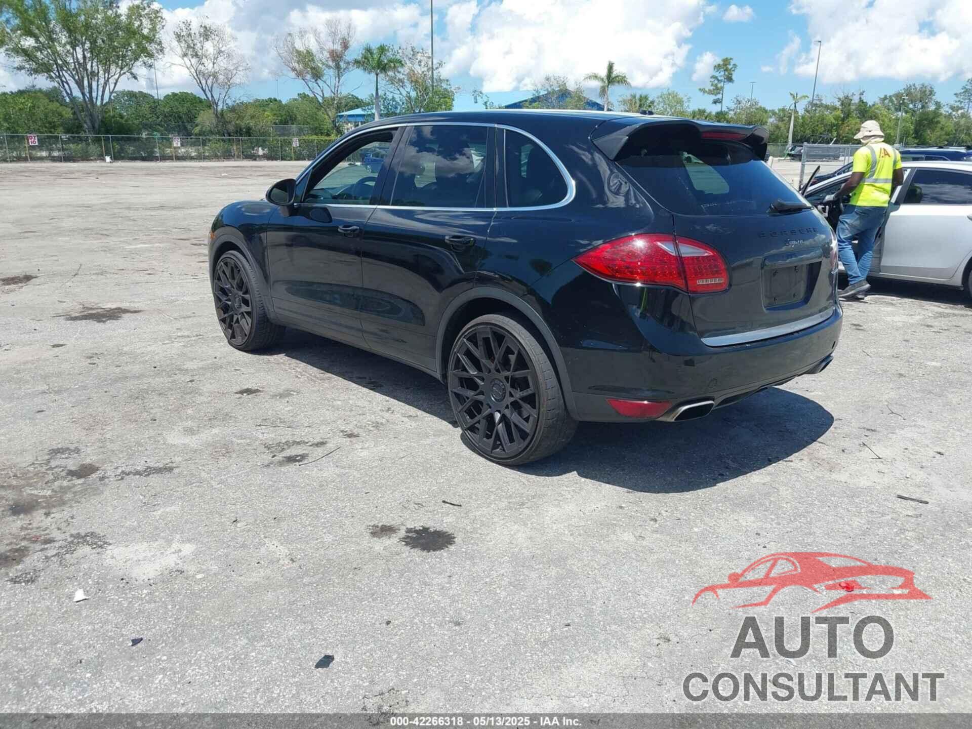 PORSCHE CAYENNE 2012 - WP1AA2A21CLA02418