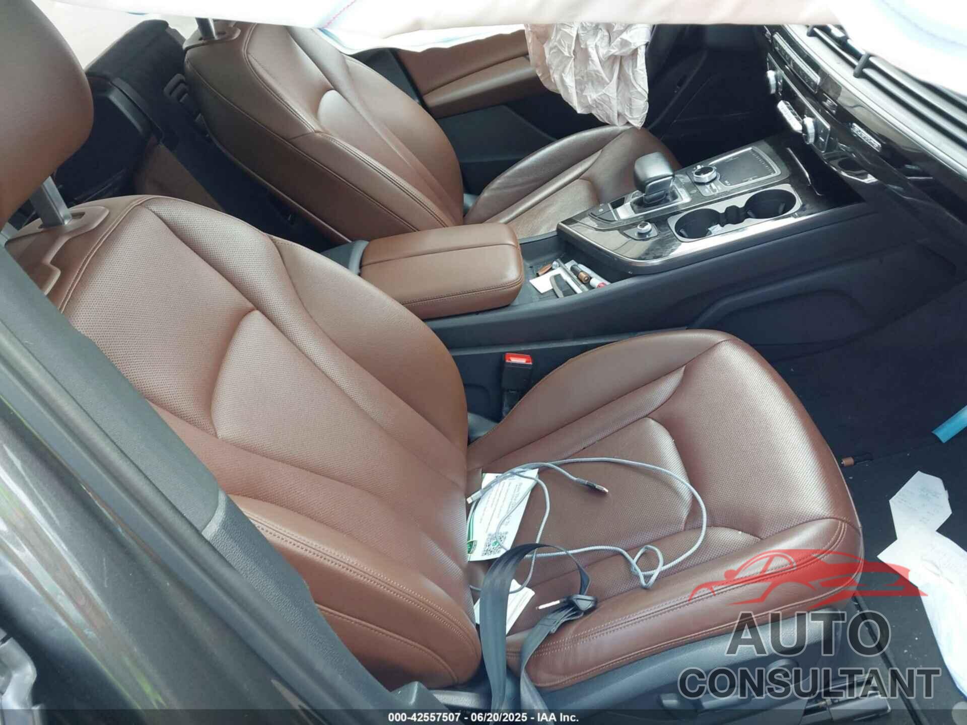 AUDI Q7 2018 - WA1VAAF75JD036199