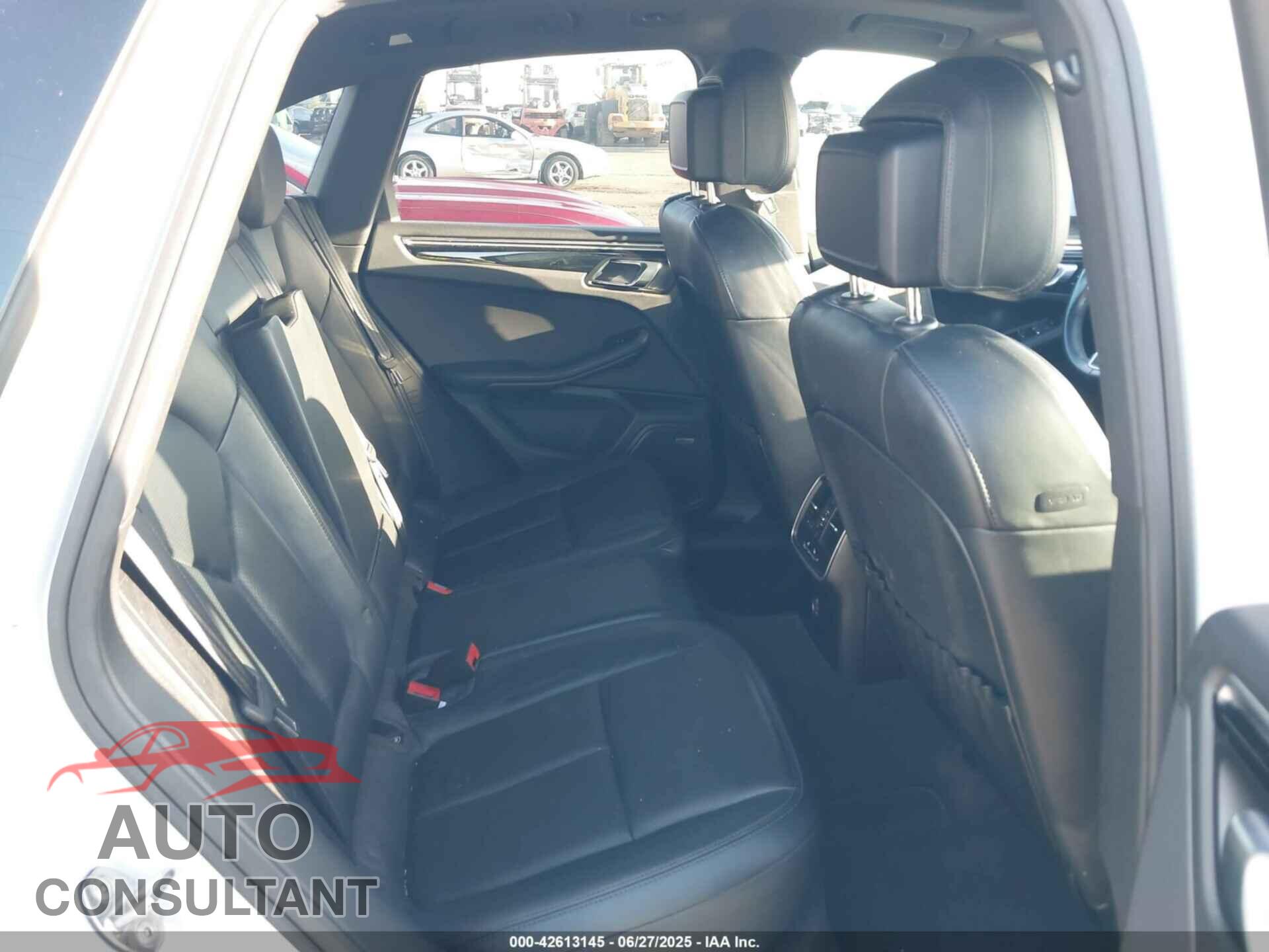 PORSCHE MACAN 2018 - WP1AA2A53JLB01068