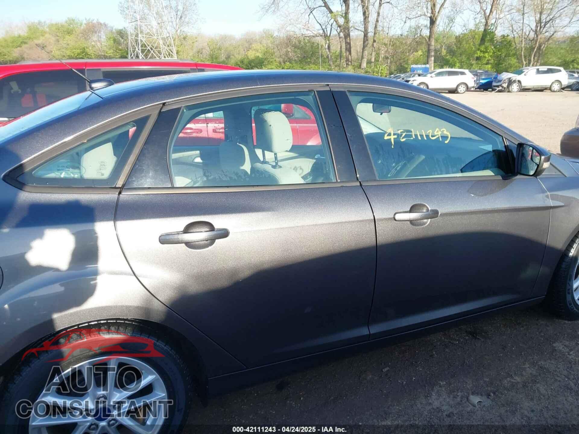 FORD FOCUS 2015 - 1FADP3F25FL229844