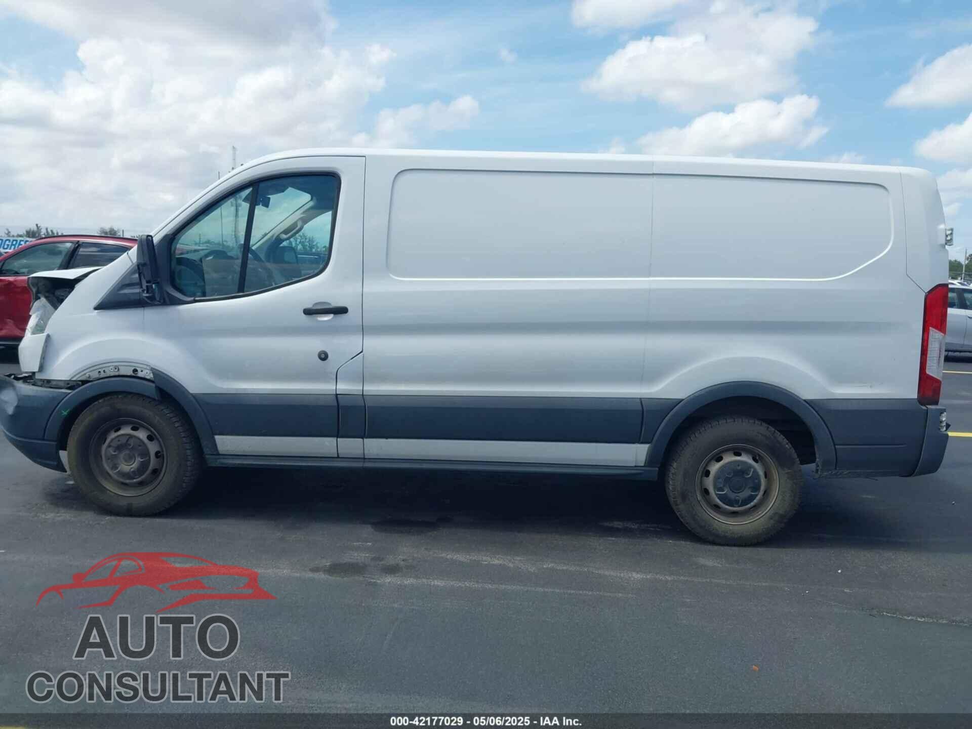FORD TRANSIT-150 2017 - 1FTYE1YM8HKB45935