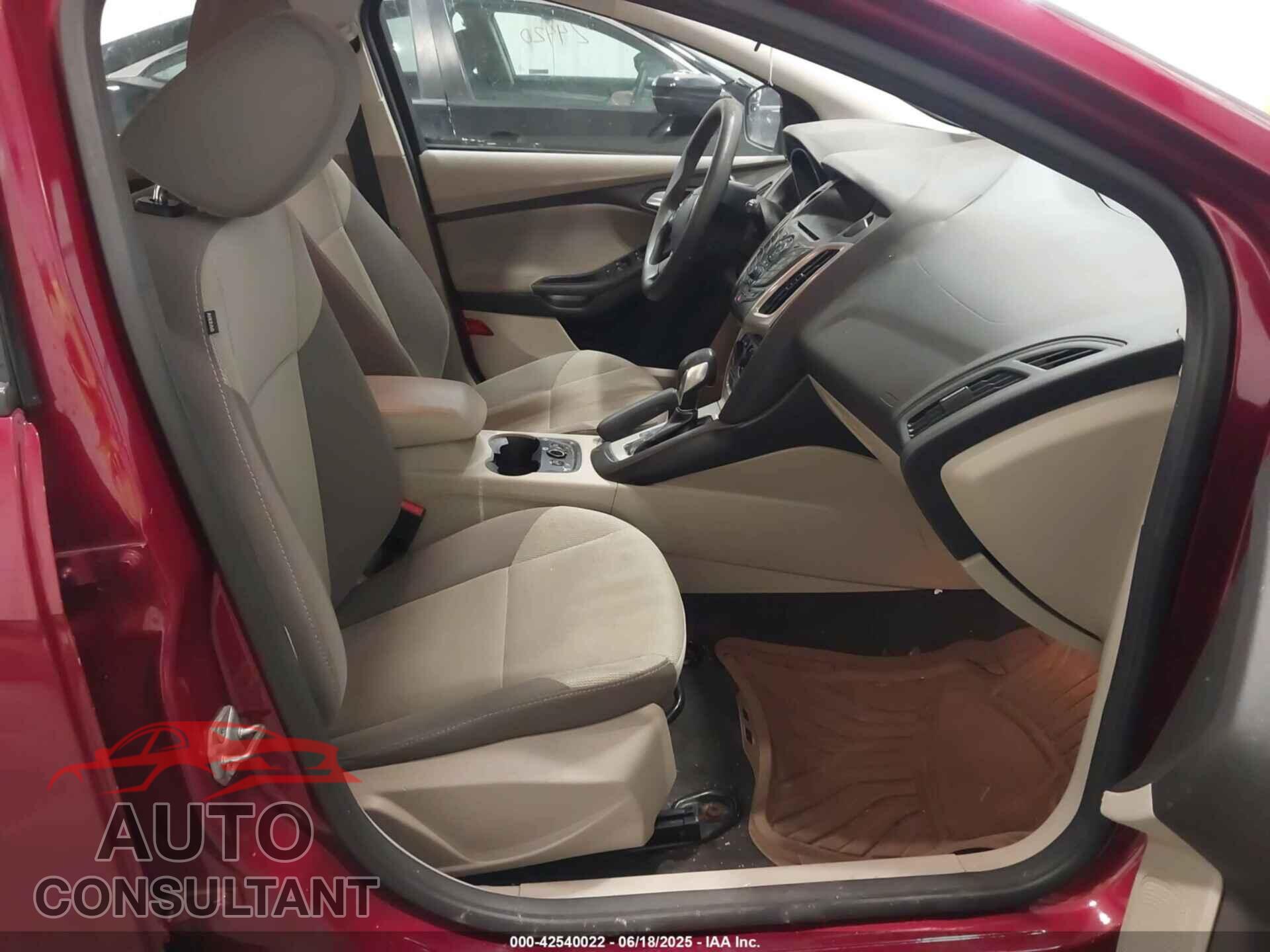 FORD FOCUS 2014 - 1FADP3K20EL208839