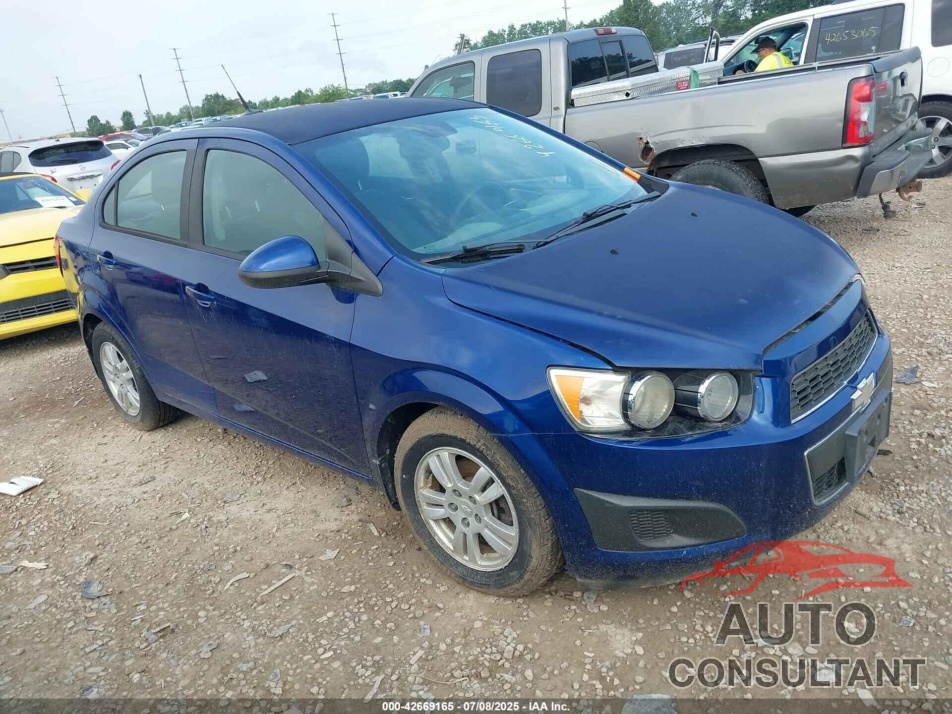 CHEVROLET SONIC 2012 - 1G1JB5SH7C4212642