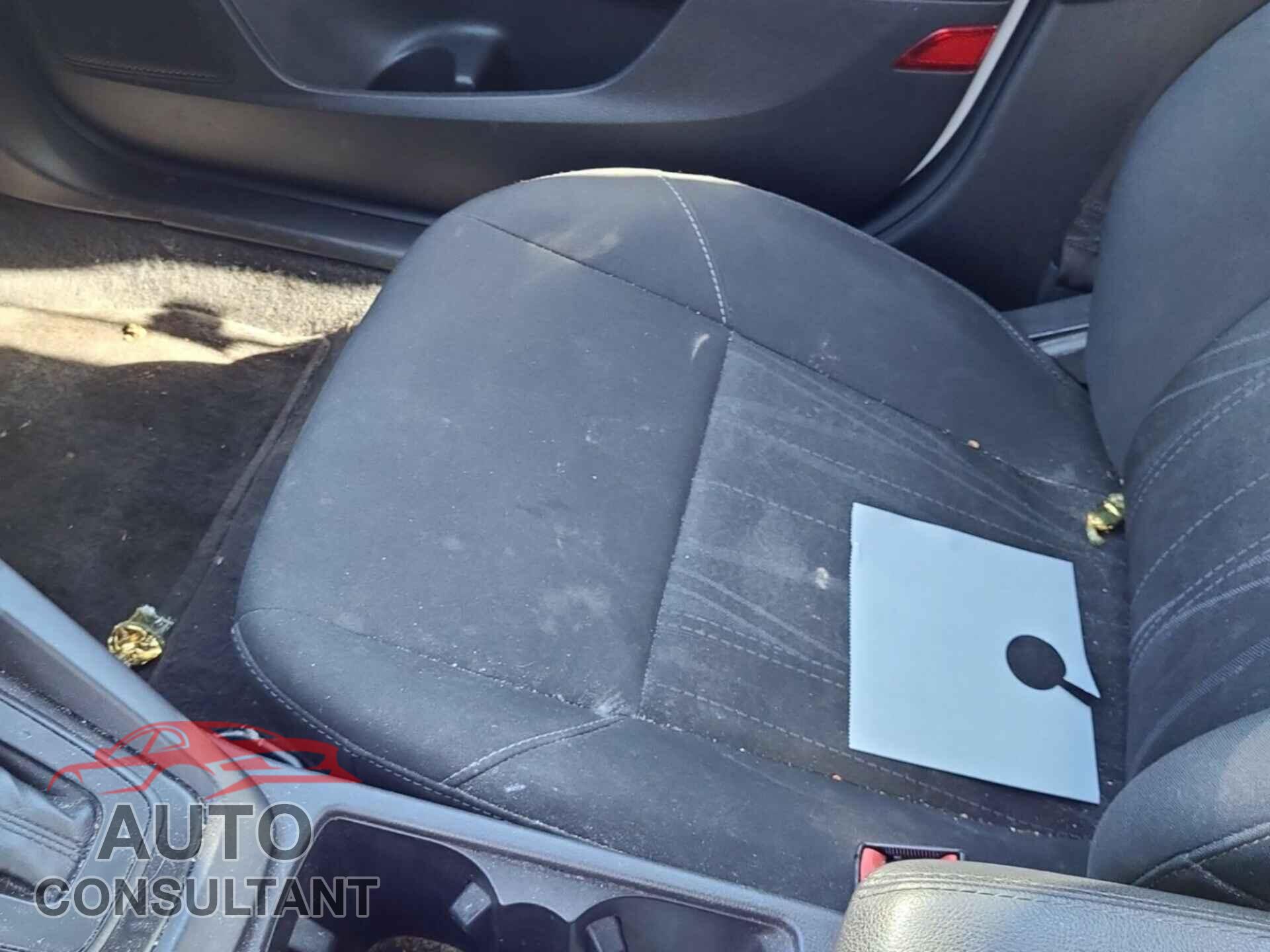 FORD FOCUS 2017 - 1FADP3F29HL206151