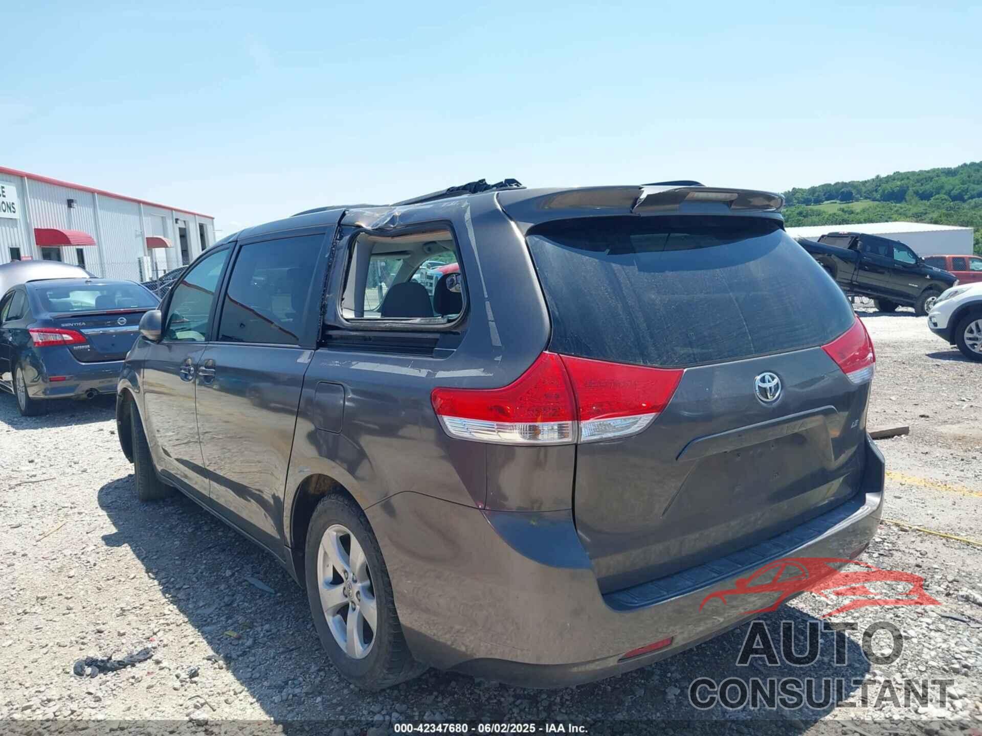 TOYOTA SIENNA 2011 - 5TDKK3DC9BS011541