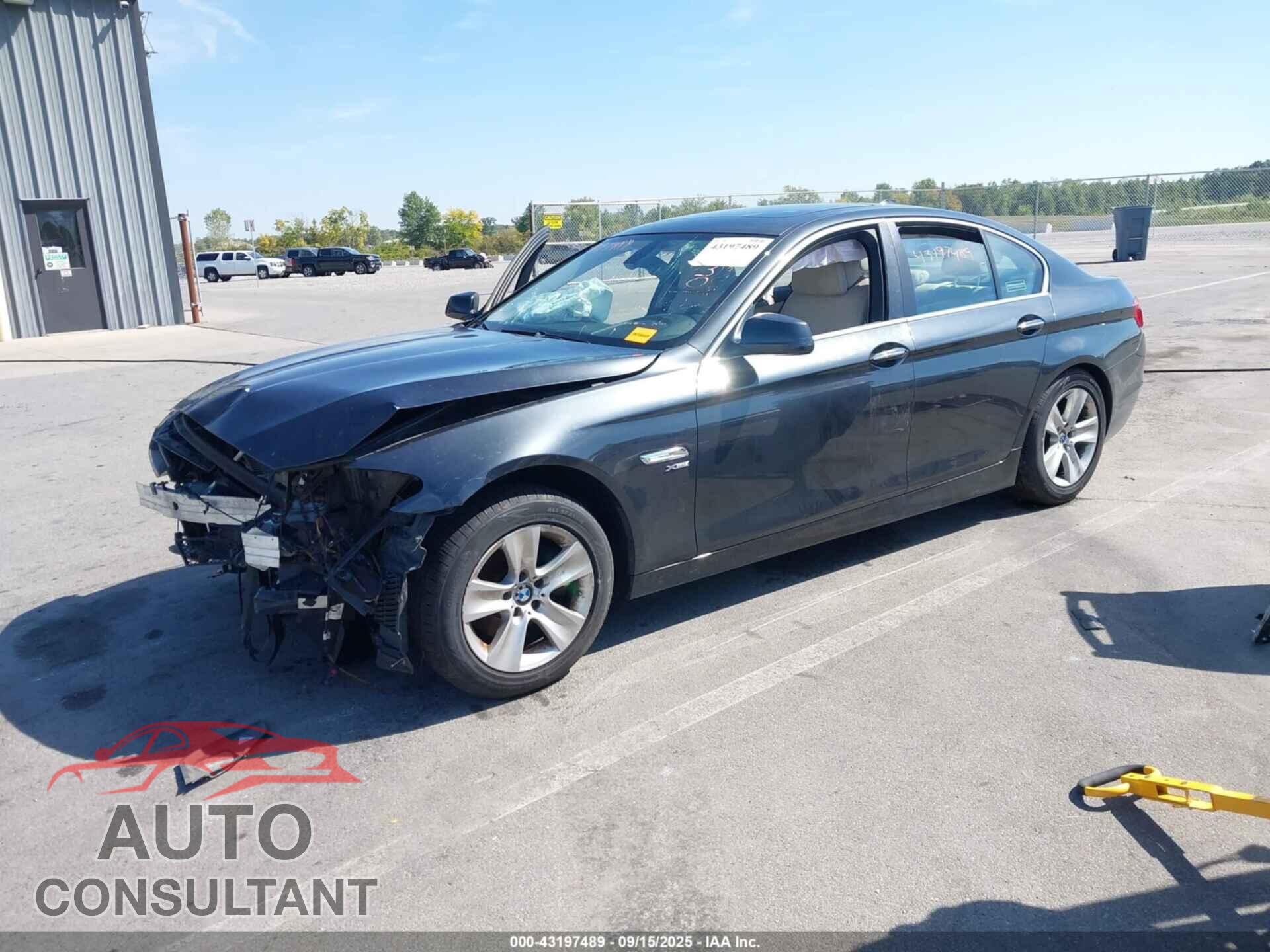 BMW 528I 2012 - WBAXH5C59CDW04782