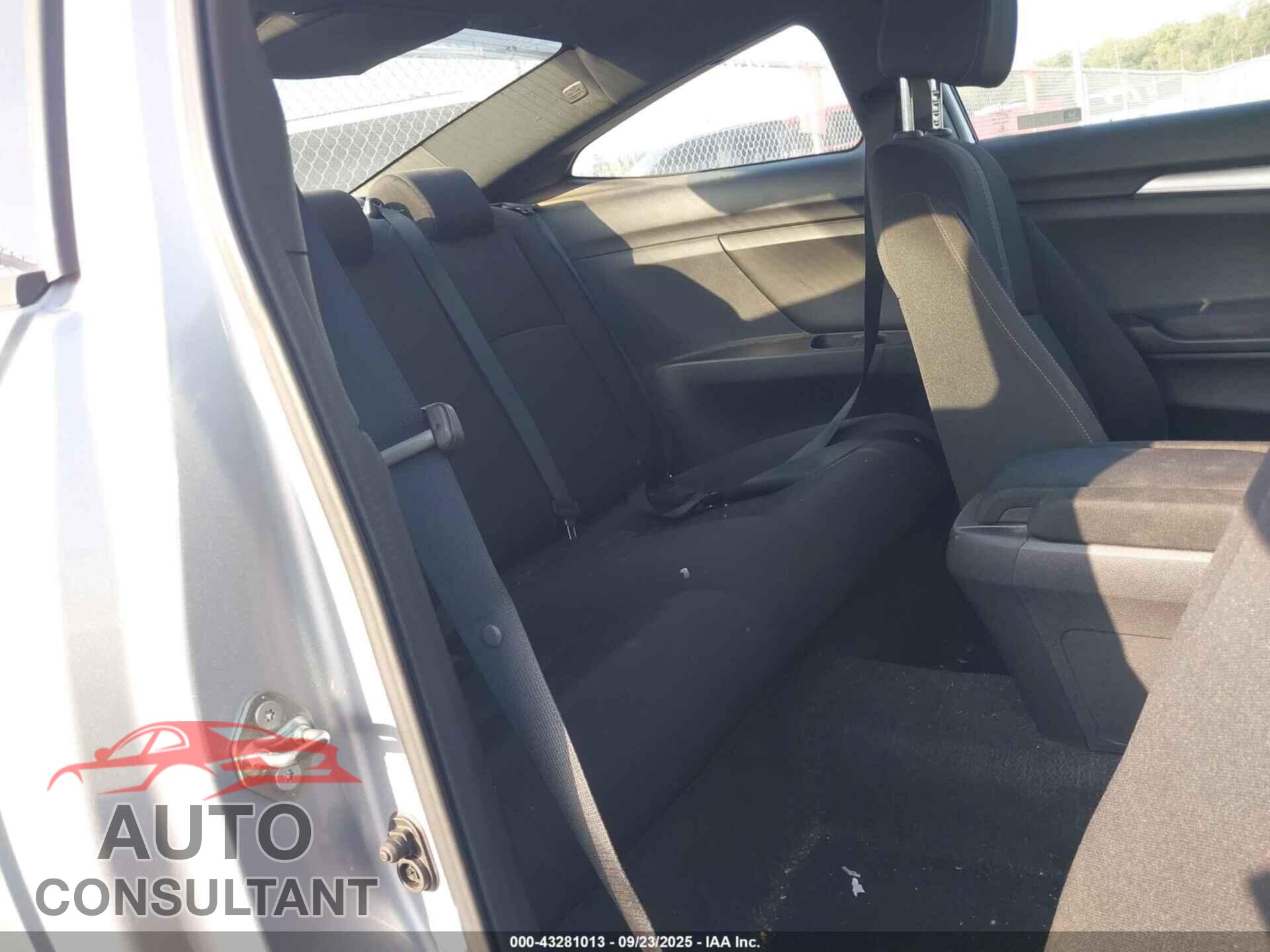 HONDA CIVIC 2019 - 2HGFC4B67KH303531