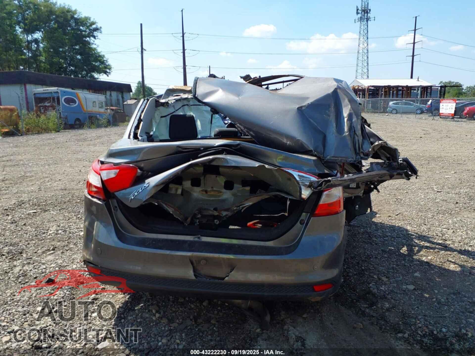 FORD FOCUS 2014 - 1FADP3F2XEL221561