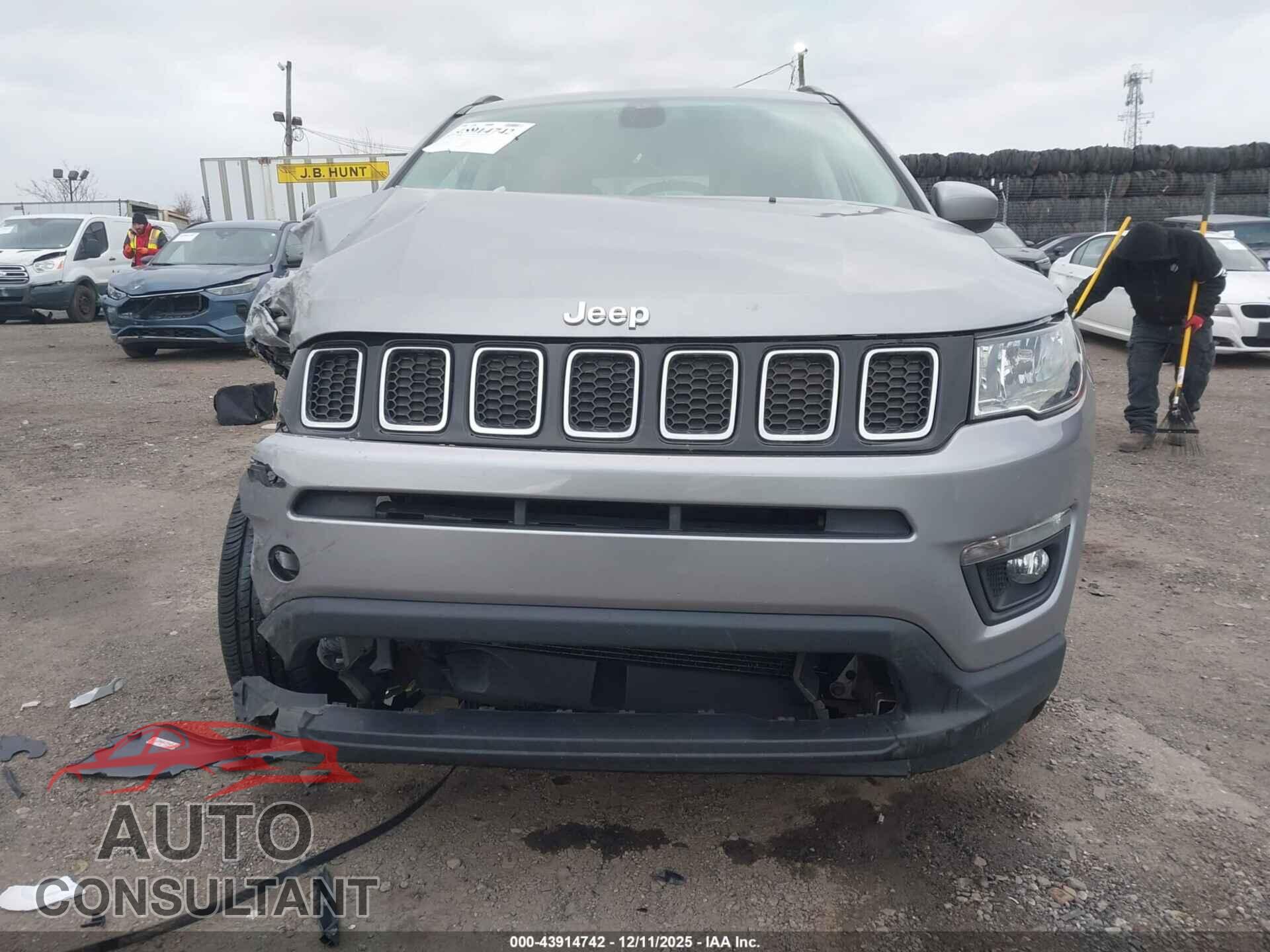 JEEP COMPASS 2018 - 3C4NJDBB8JT423342