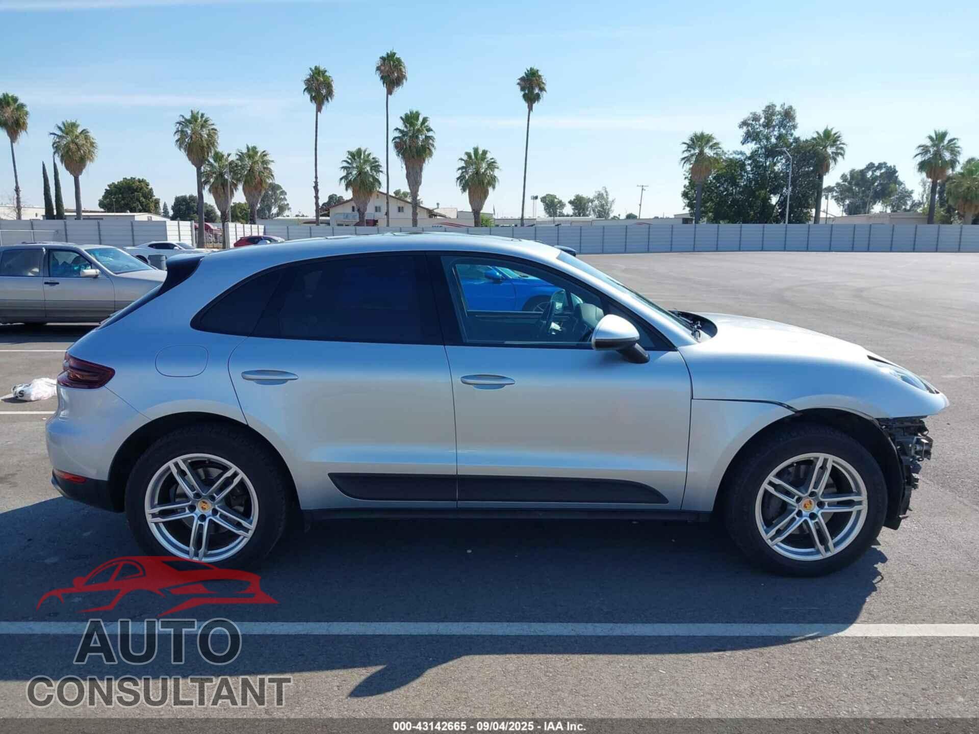 PORSCHE MACAN 2017 - WP1AA2A54HLB02143