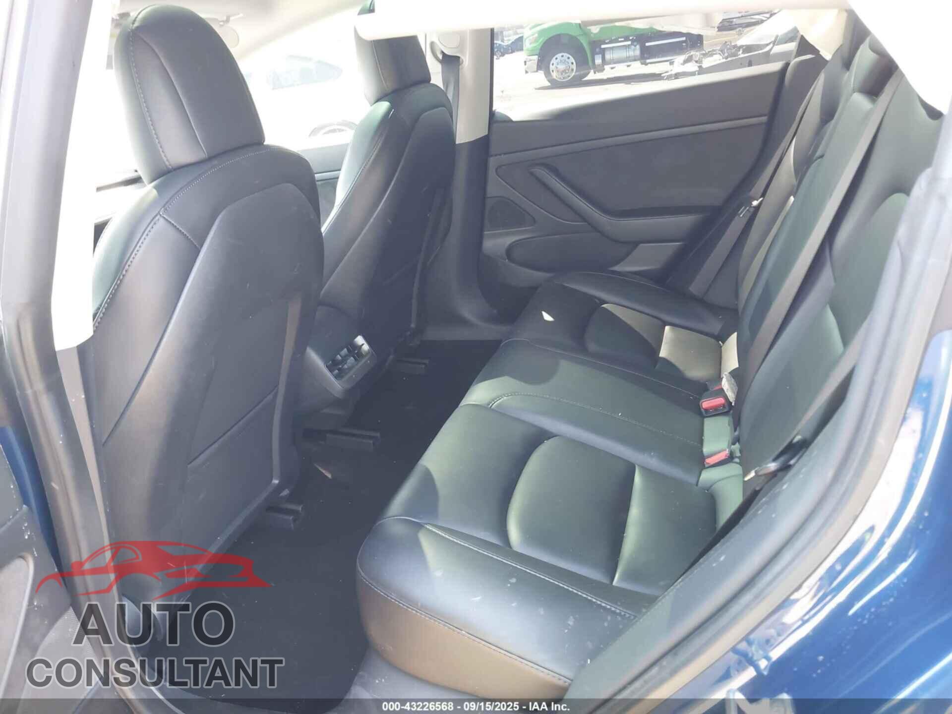 TESLA MODEL 3 2021 - 5YJ3E1EA6MF876388